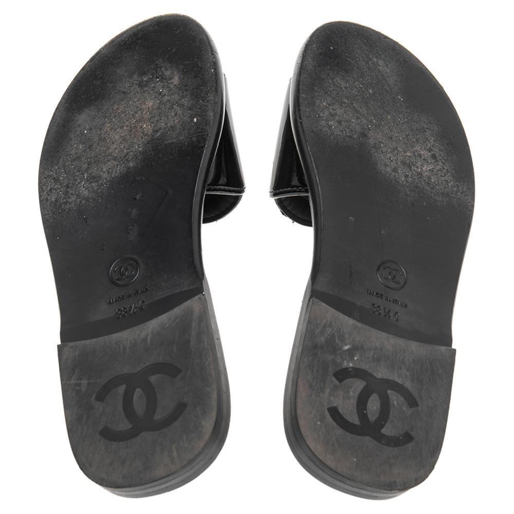 Chanel Black Patent Leather CC Flat Slides Size 38.5 3