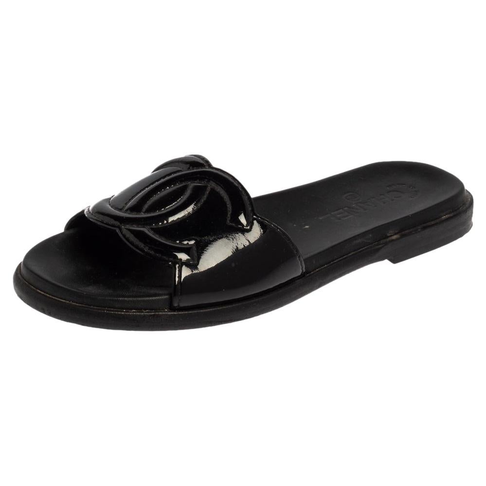 Chanel Black Patent Leather CC Flat Slides Size 39