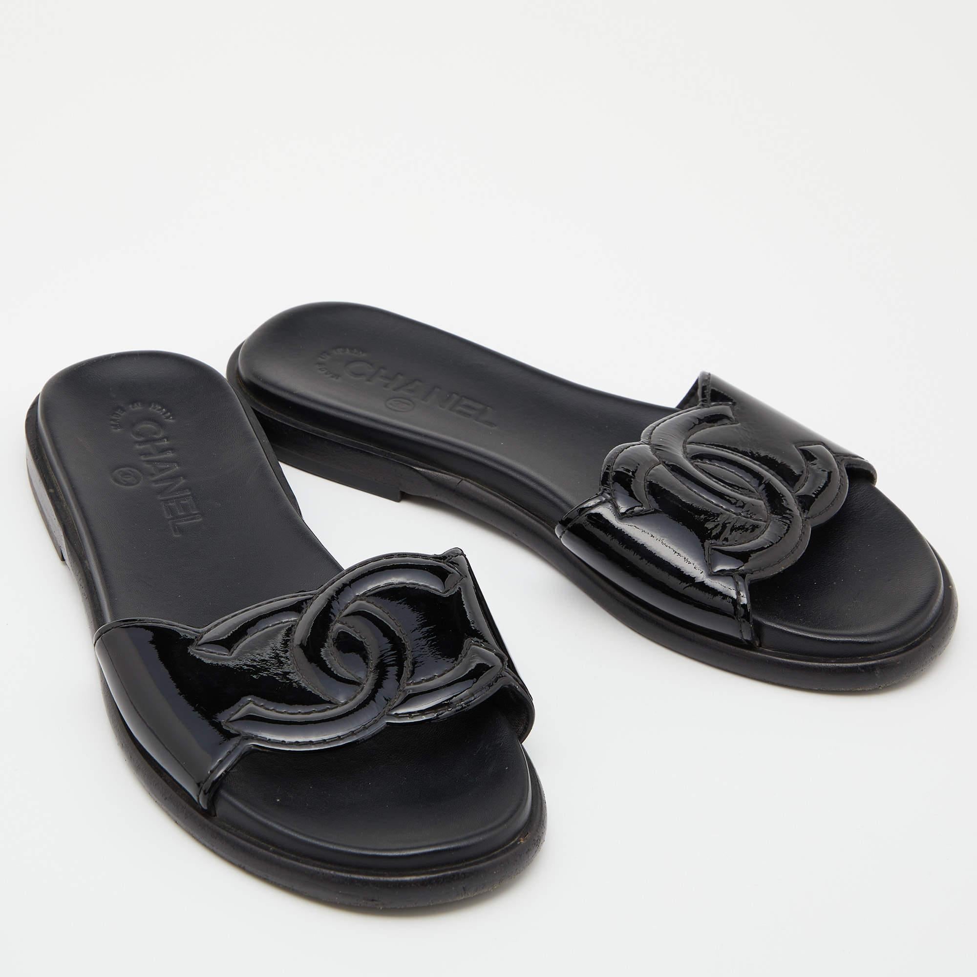 Women's Chanel Black Patent Leather CC Flats Slide Size 37