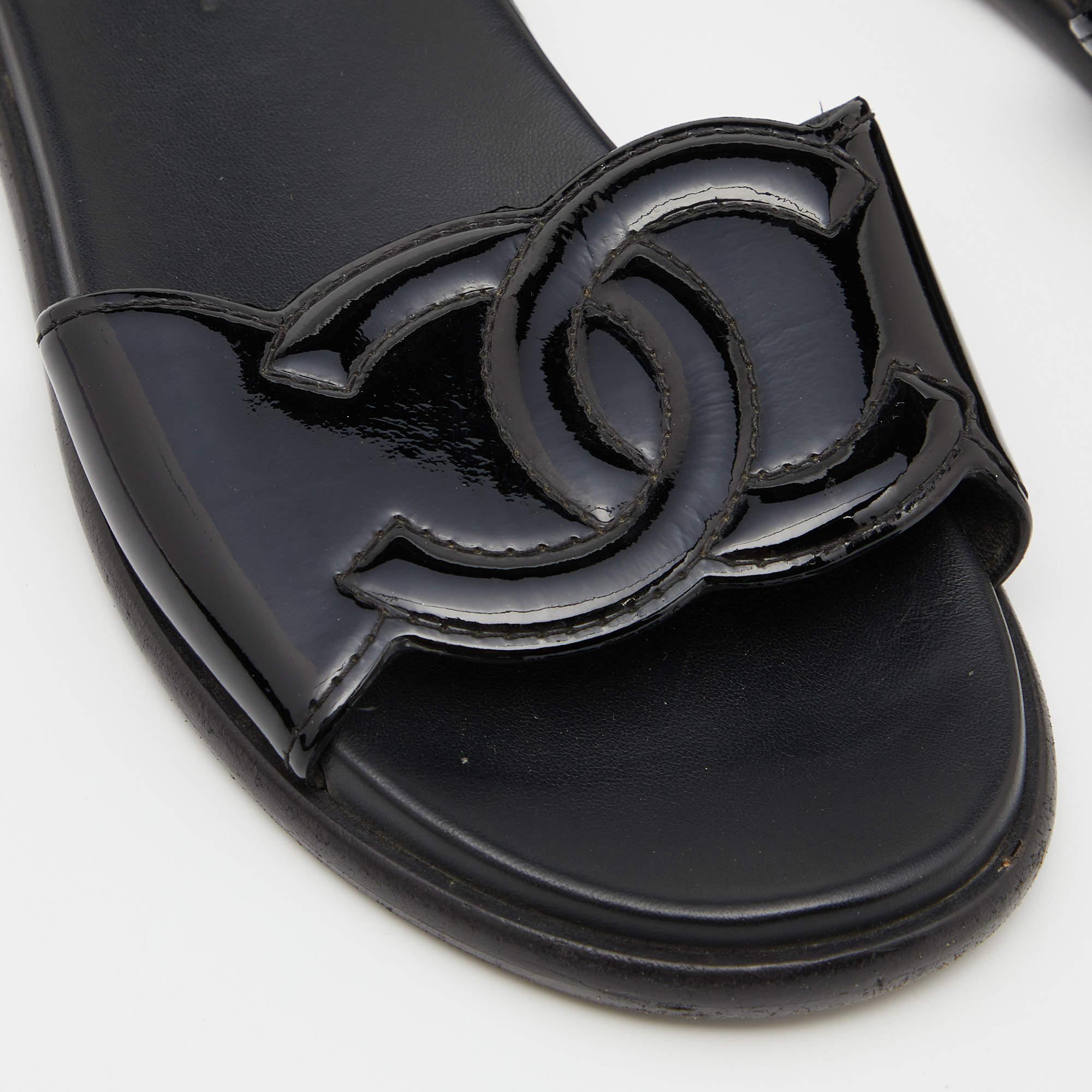 Chanel Black Patent Leather CC Flats Slide Size 37 3
