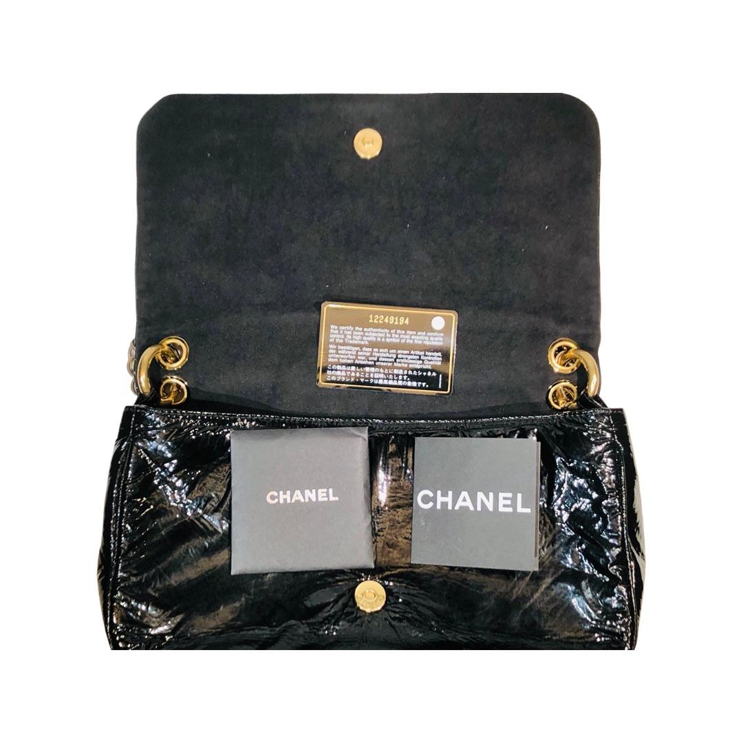 Chanel Black Patent Leather CC Gold Embroidered Chain Clutch/Shoulder Bag For Sale 3