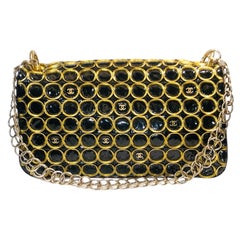 Chanel Schwarze Lackleder CC Gold bestickte Kette Clutch/Schultertasche