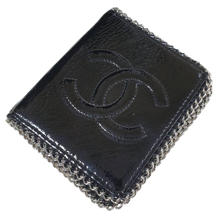 Chanel Black Patent Leather CC Logo Chain Wallet For Sale at 1stDibs