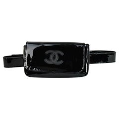 chanel belt bag black white