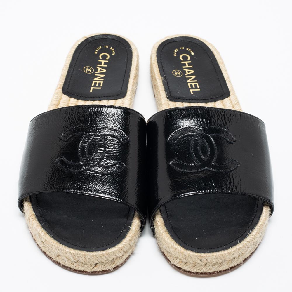 These Chanel espadrille slides are all about comfort! The design involves a CC-detailed upper leather strap and durable leather sole for lasting wear. The slip-on style makes the pair convenient to use.

Includes: Original Dustbag

