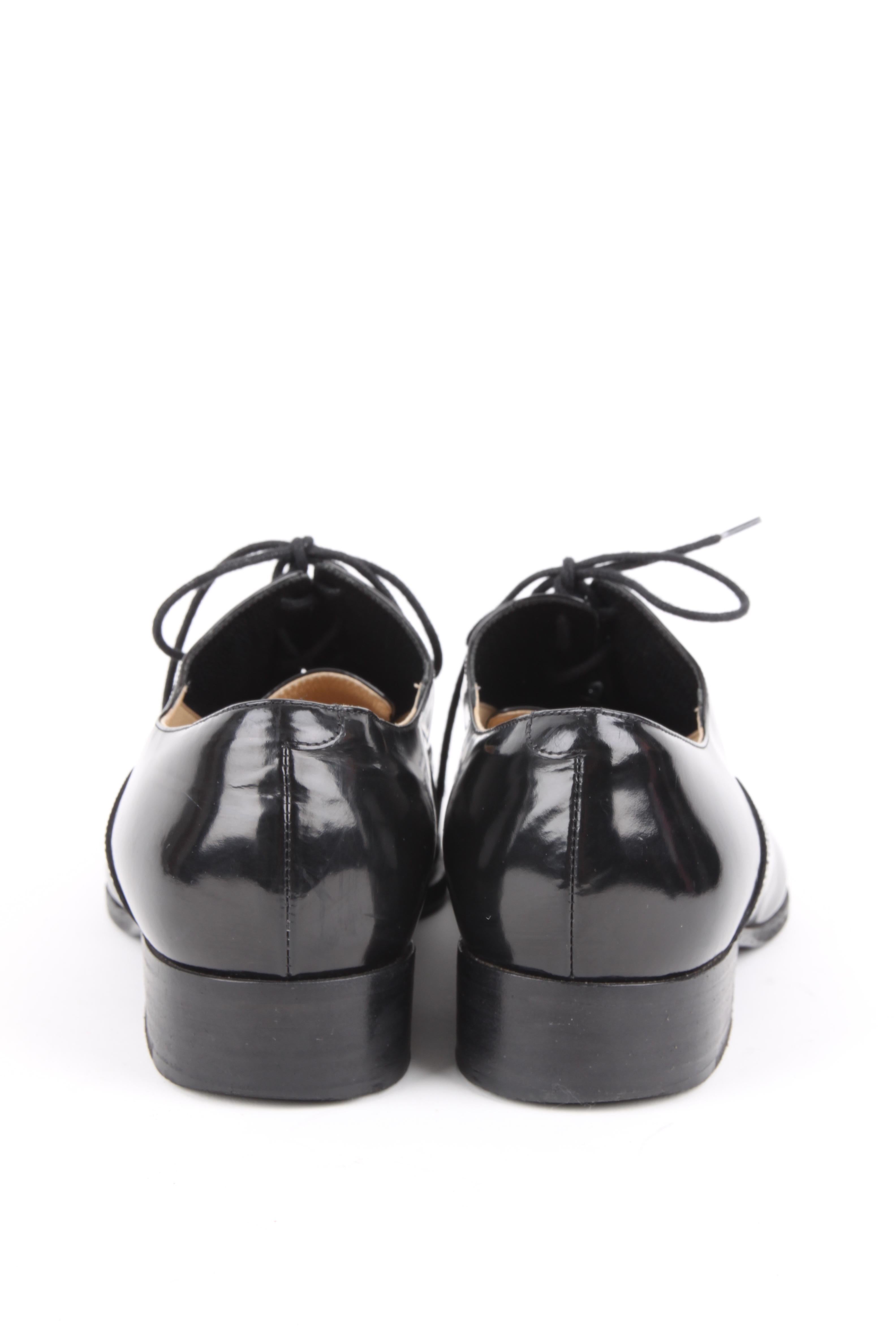 Chanel black patent leather CC logo pointed-toe loafers In Excellent Condition For Sale In Baarn, NL