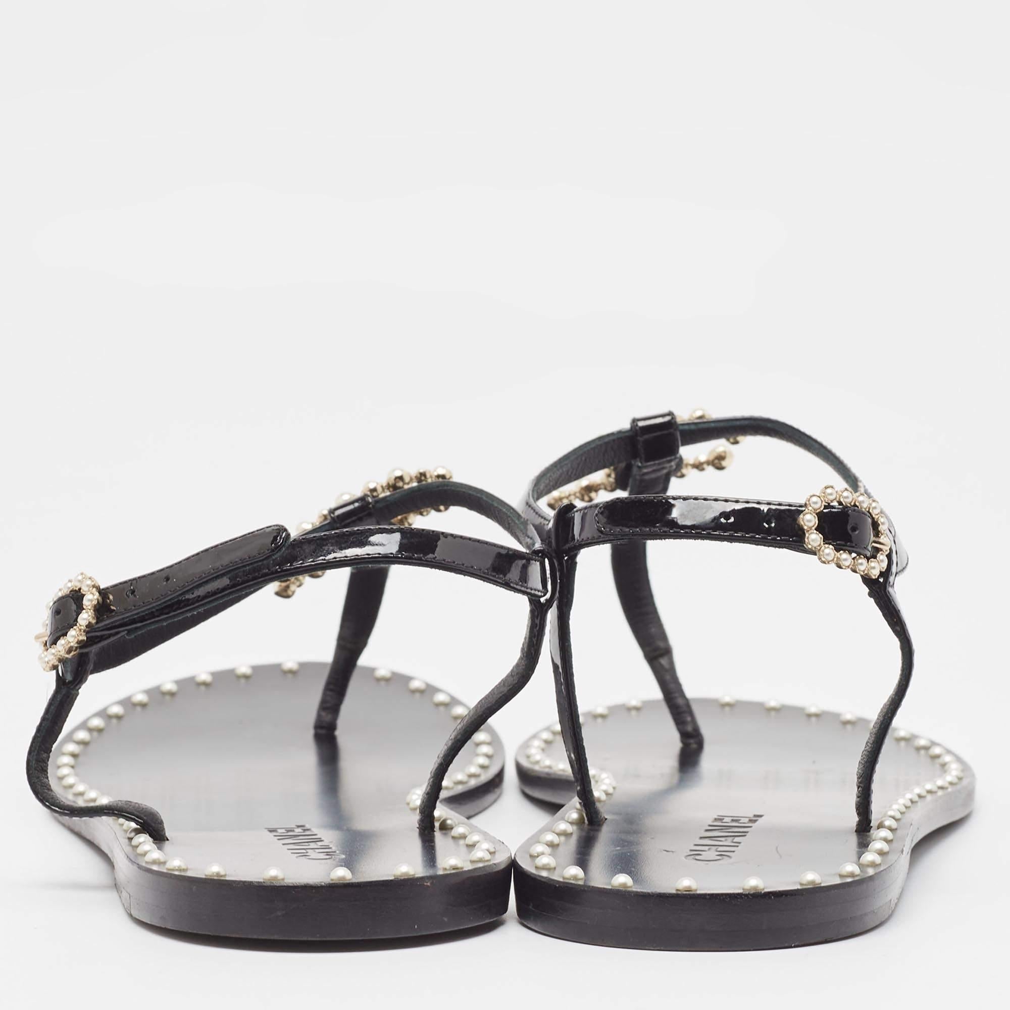 Chanel Black Patent Leather CC Pearl Embellished Thong Flats Size 42 1