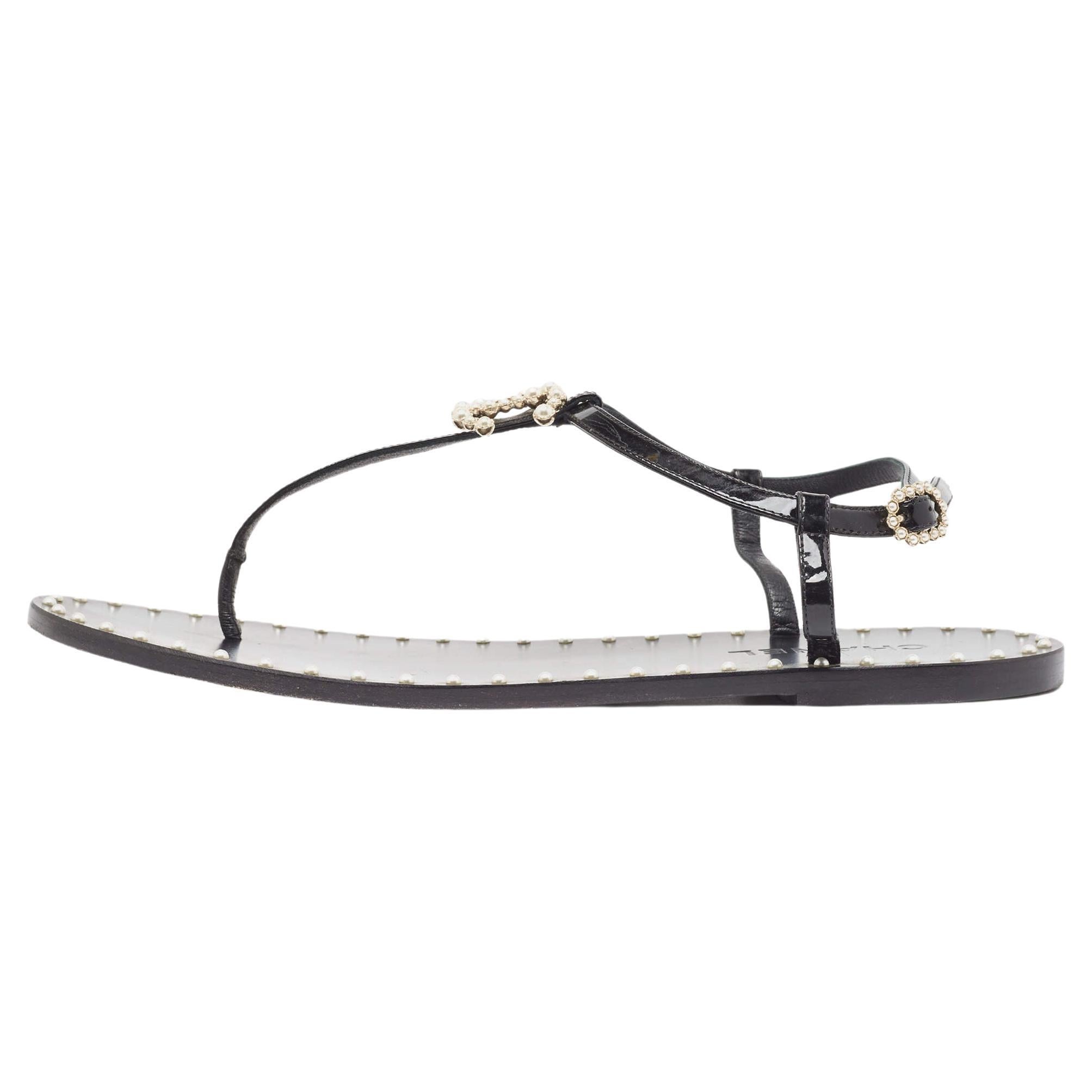 Chanel Black Patent Leather CC Pearl Embellished Thong Flats Size 42