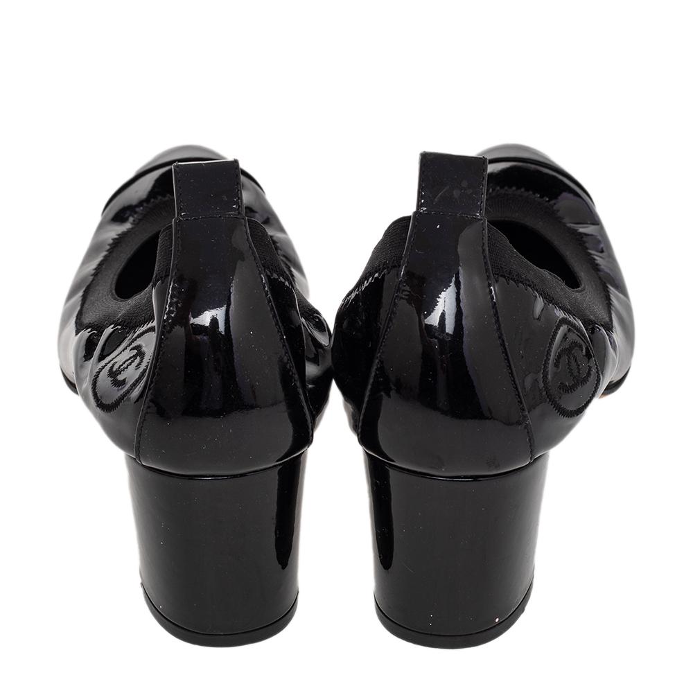 Chanel Black Patent Leather CC Scrunch Block Heel Pumps Size 38 1