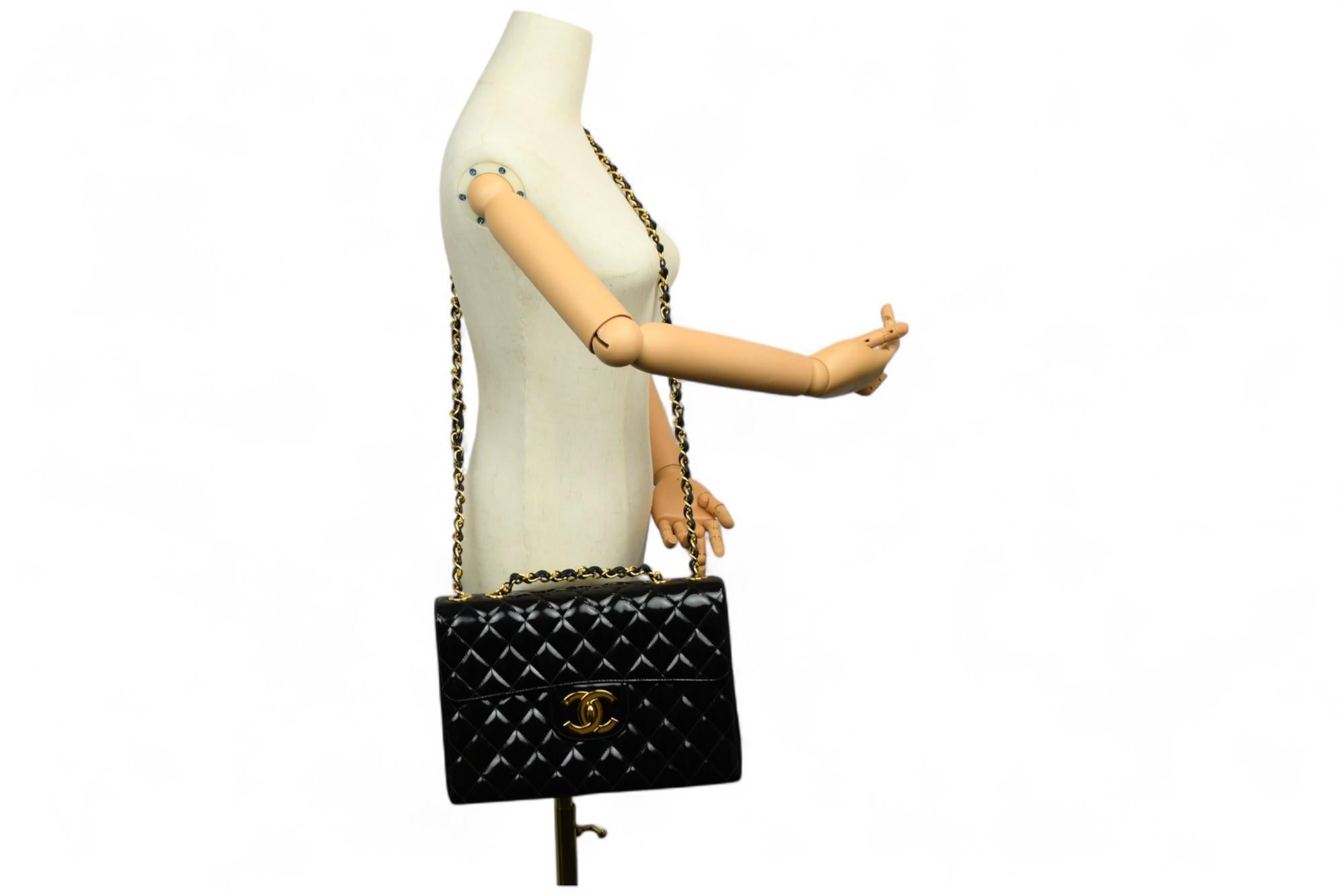 Chanel Schwarzes Lackleder Classic Jumbo Flap Tasche  Goldene Hardware im Angebot 4