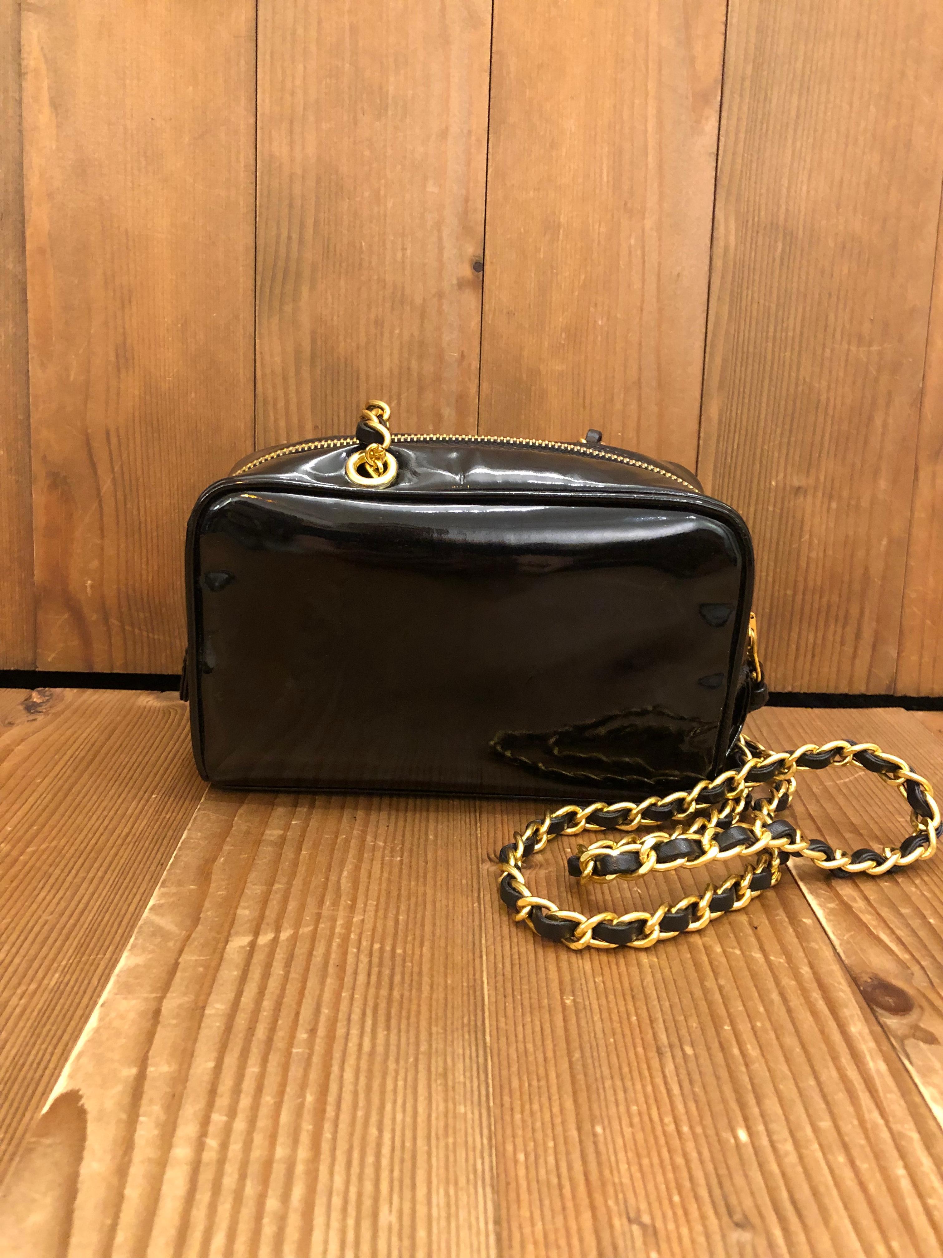 Femenino o masculino CHANEL vintage Bolsa de cosméticos de charol negro Bolsa de embrague (modificada)