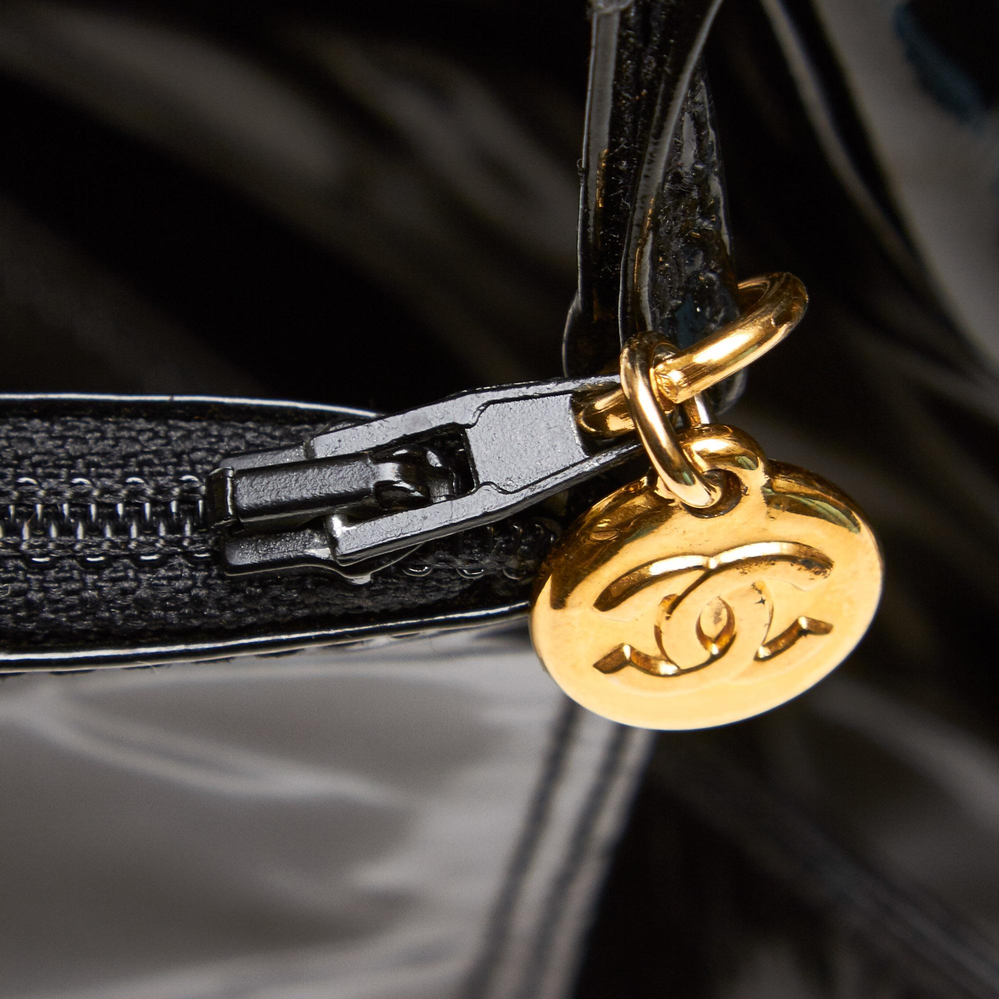 Chanel Black Patent Leather Drawstring Bucket Bag 4