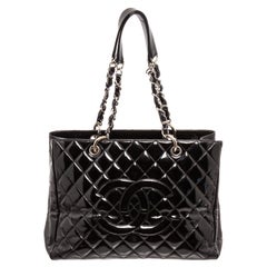 Chanel Sac fourre-tout en cuir verni noir GST