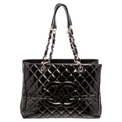Sac fourre-tout en cuir verni noir GST Chanel