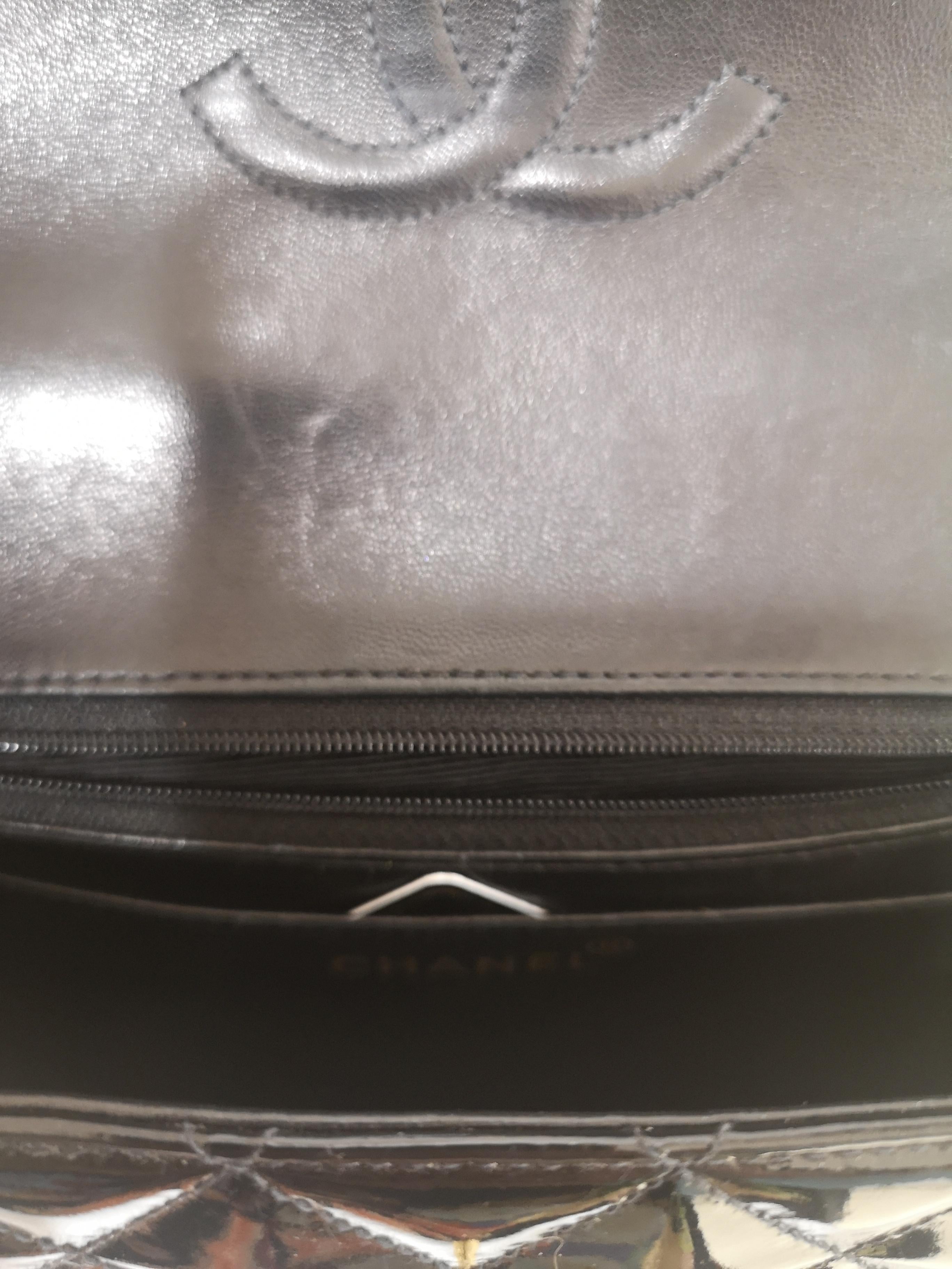 Women's Chanel black patent leather handbag 