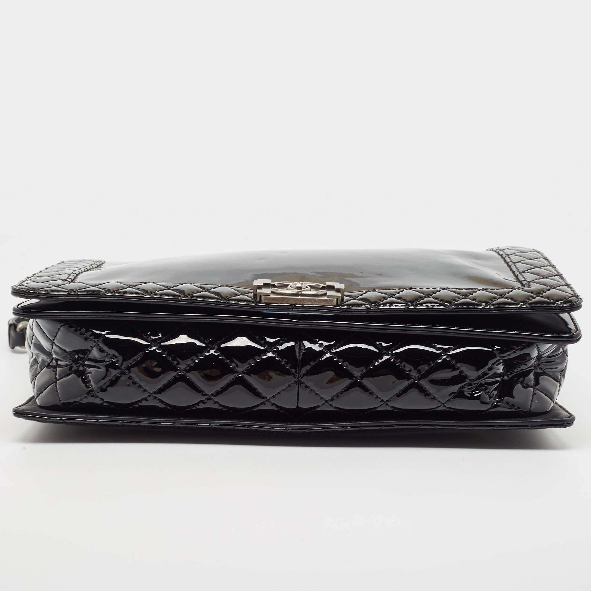 Women's Chanel Black Patent Leather Large Reverso Boy Flap Bag For Sale