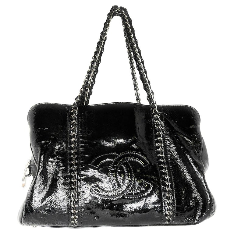 CHANEL Calfskin Leather Luxe Ligne Tote Black 43590
