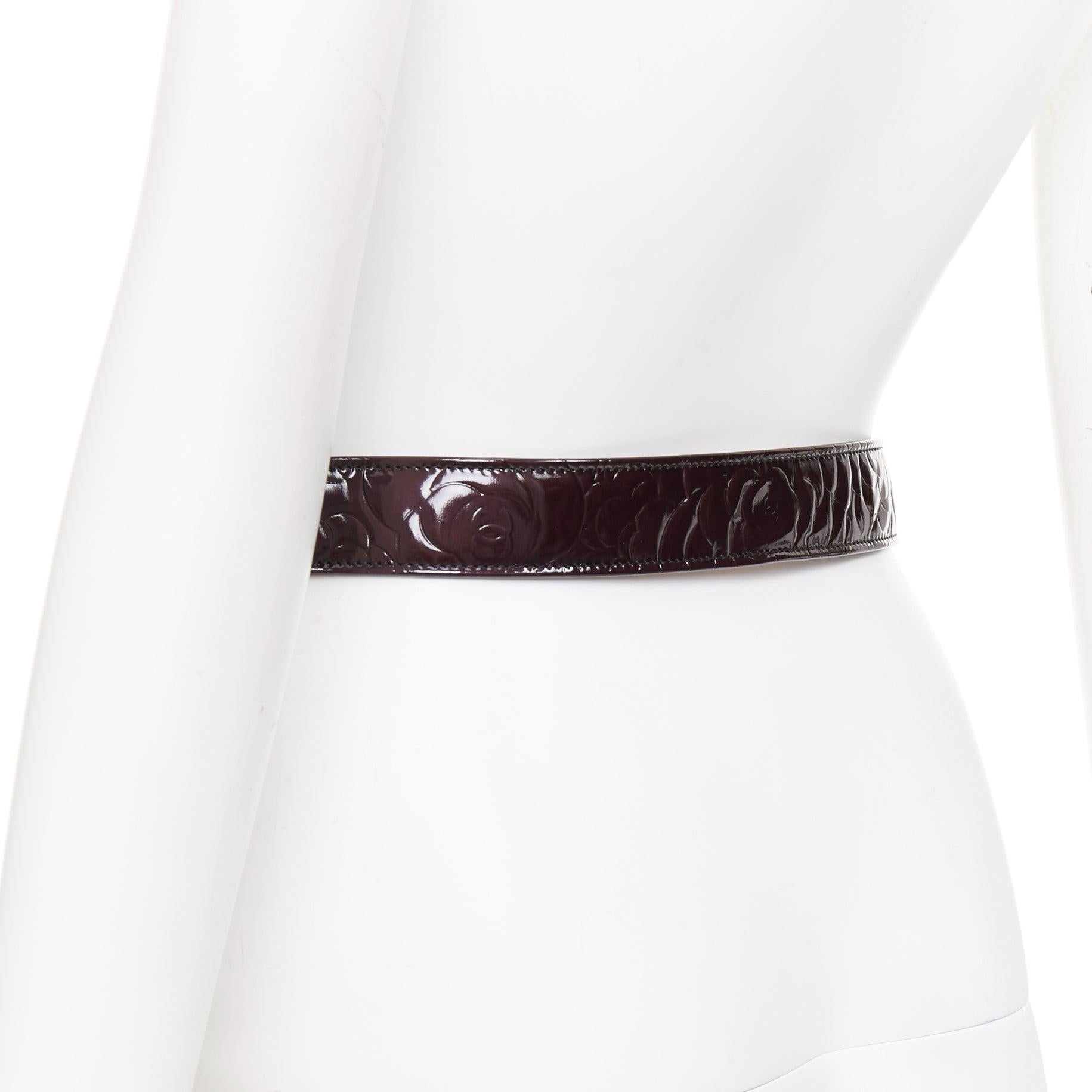 CHANEL cinturón camelia charol negro mate dorado hebilla CC 95cm en Bastante bueno estado para la venta en Hong Kong, NT