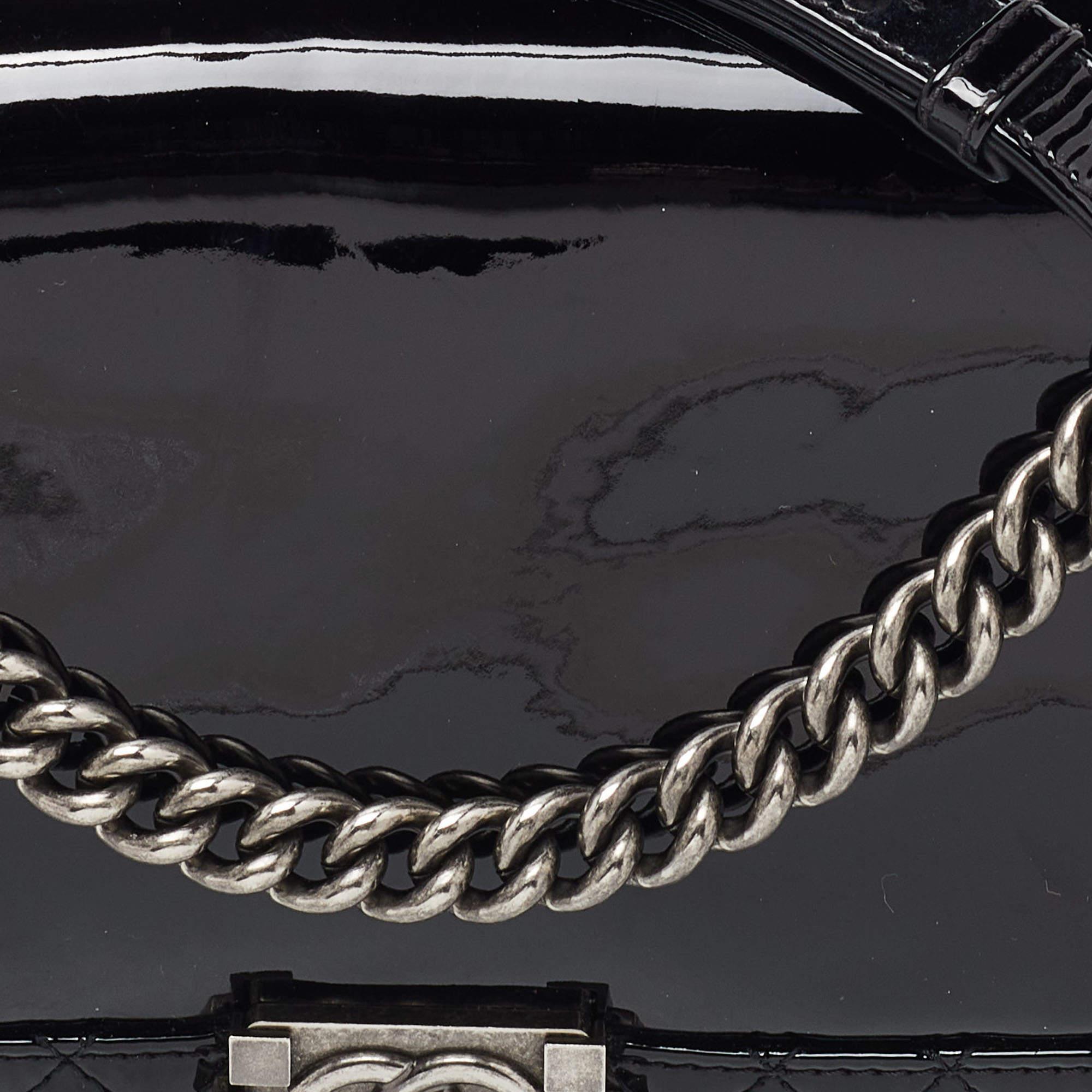 Chanel Black Patent Leather New Medium Reverso Boy Flap Bag For Sale 7