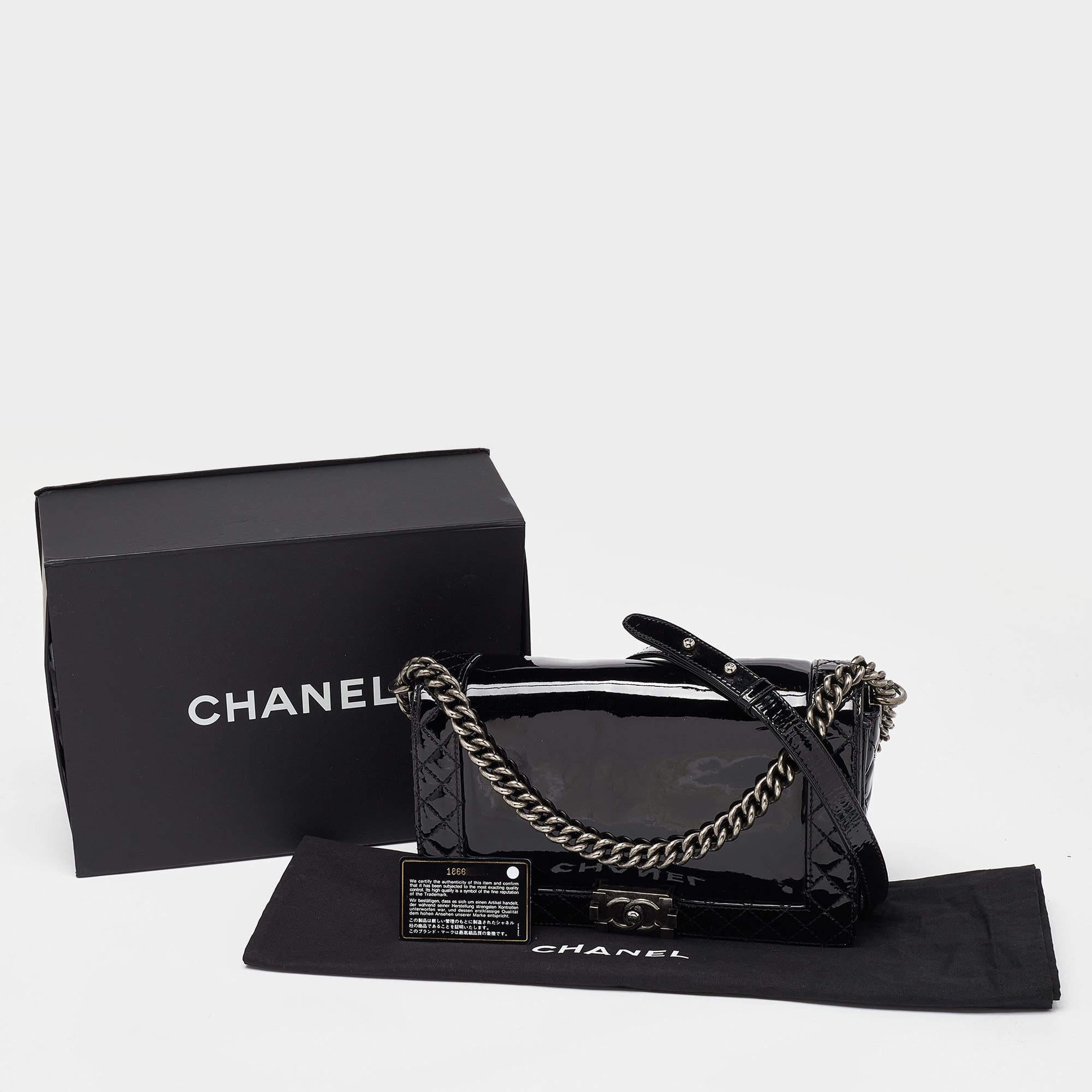 Chanel Black Patent Leather New Medium Reverso Boy Flap Bag For Sale 9