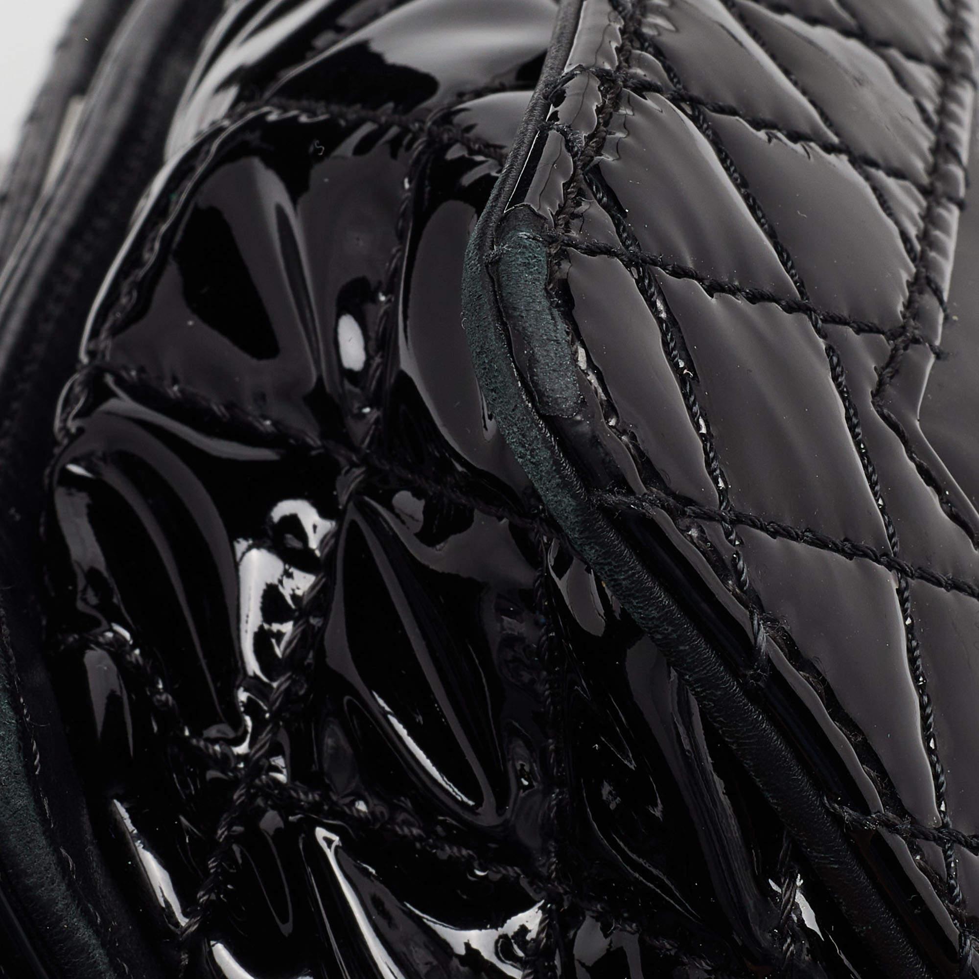 Chanel Black Patent Leather New Medium Reverso Boy Flap Bag For Sale 3