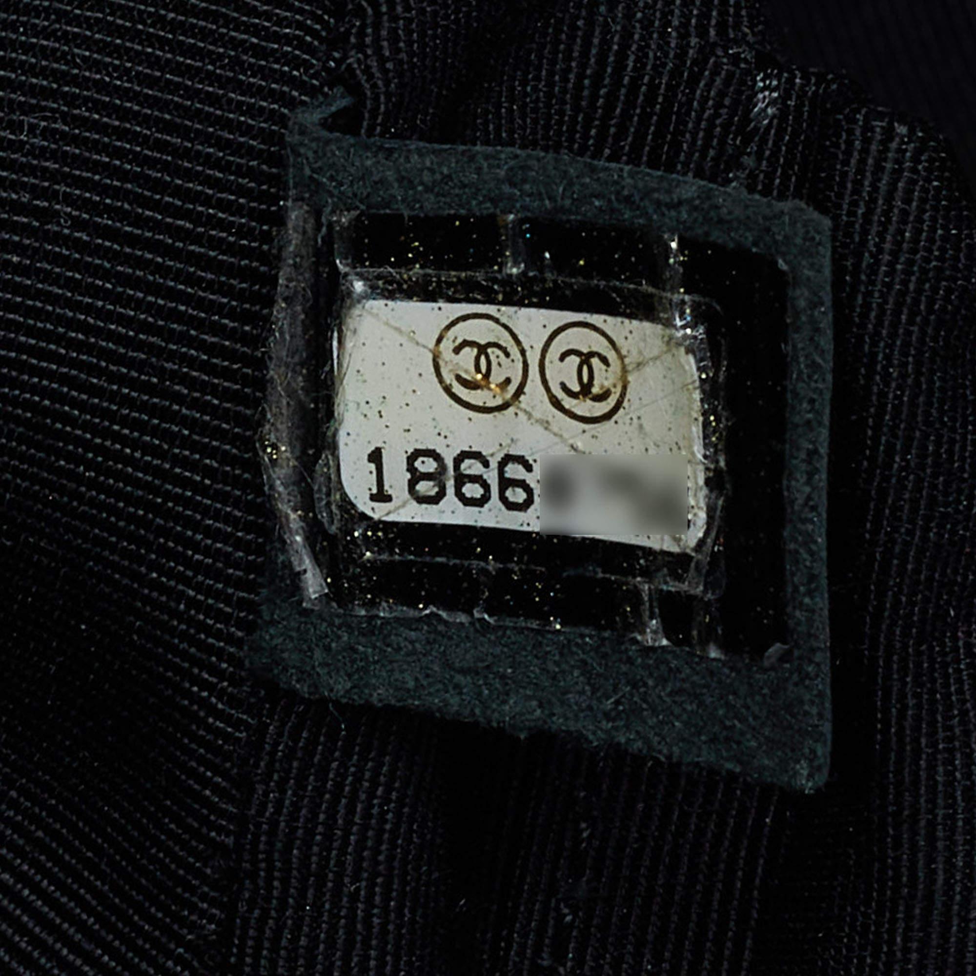 Chanel Black Patent Leather New Medium Reverso Boy Flap Bag For Sale 5