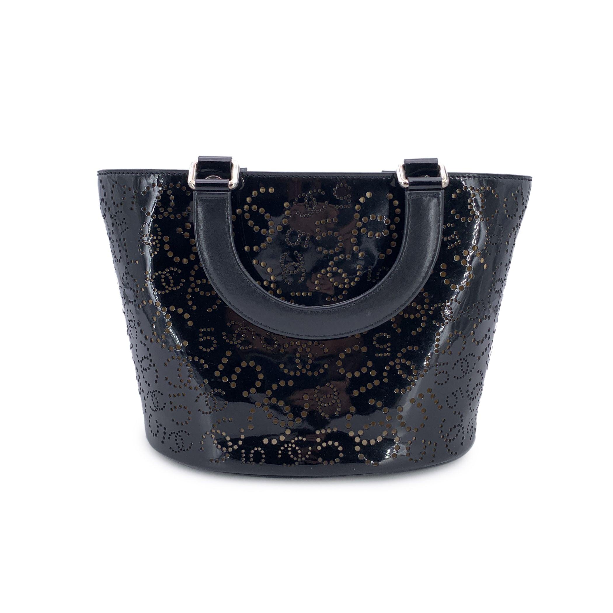 Chanel Black Patent Leather Perforated No. 5 CC Logos Tote Bag In Good Condition For Sale In Rome, Rome