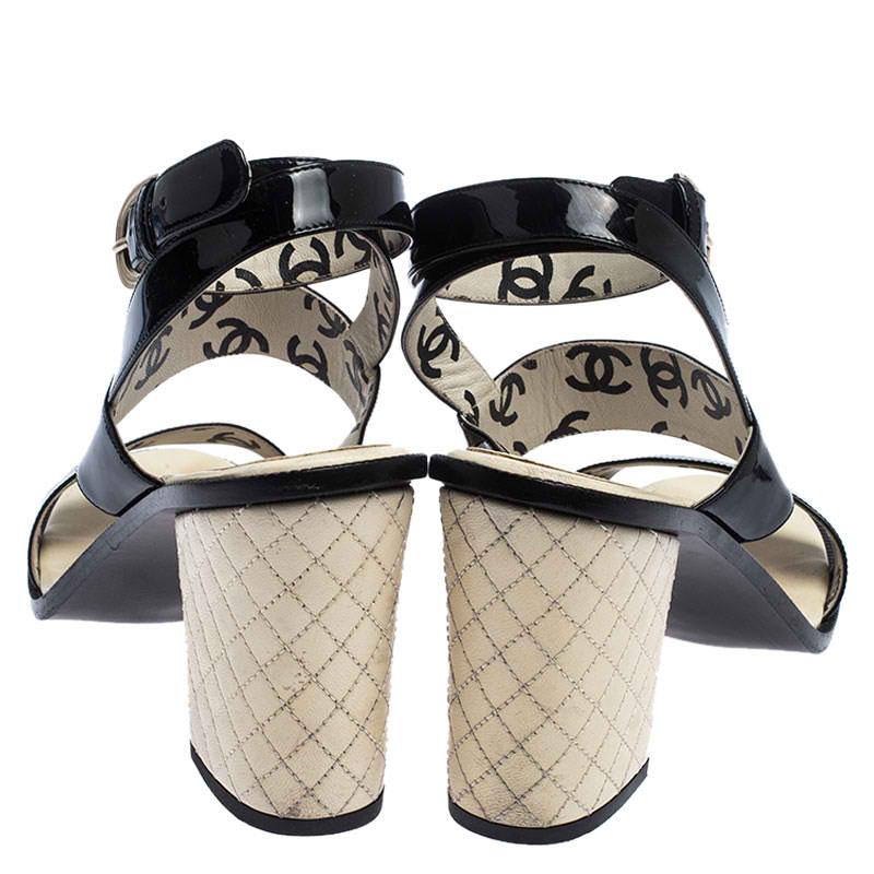 Chanel Black Patent Leather Quilted CC Ankle Strap Sandals Size 39 In Good Condition In Dubai, Al Qouz 2