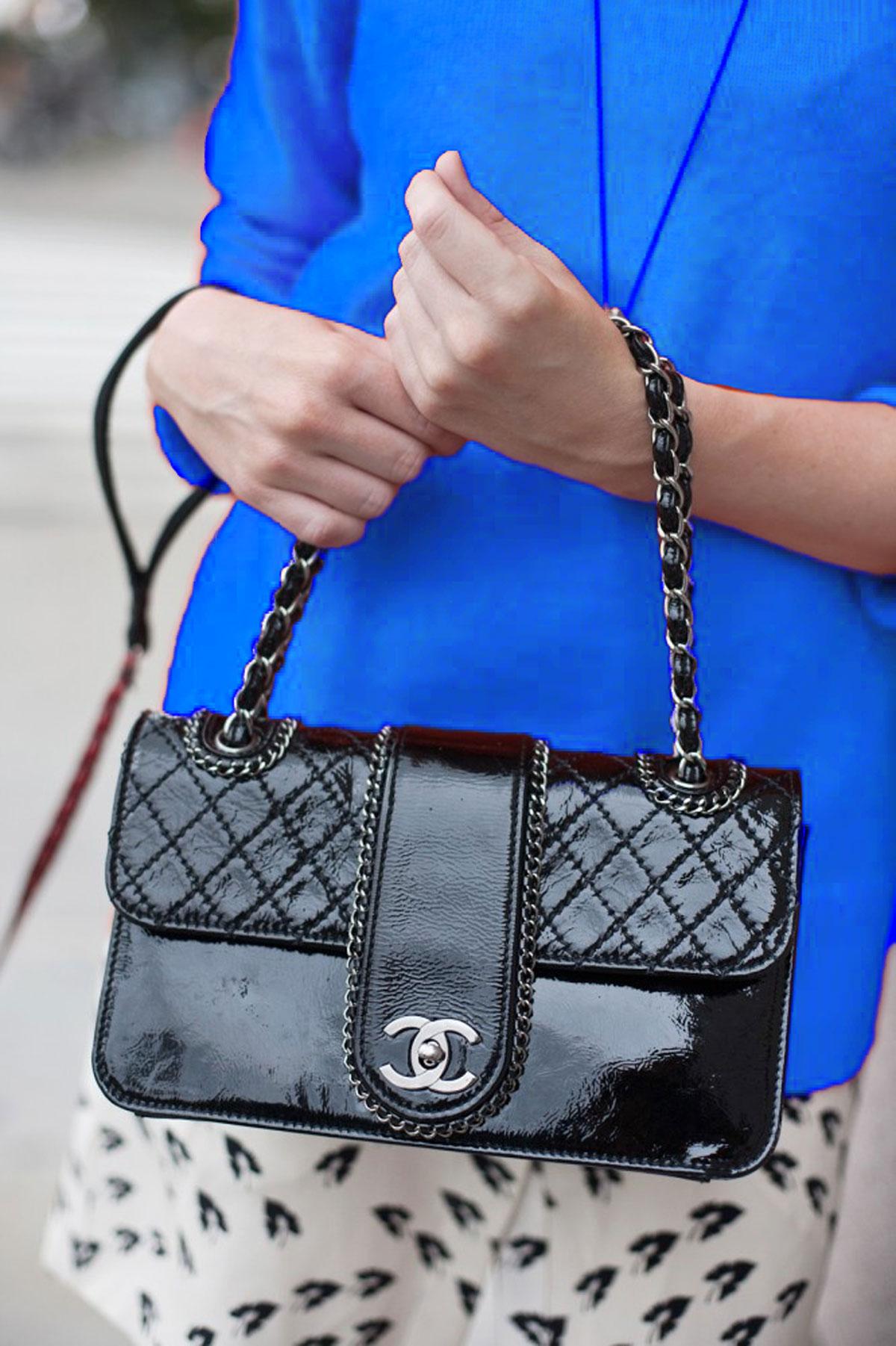 Chanel Black Patent Leather Quilted Double Chain Shoulder Bag In Good Condition For Sale In Miami, FL