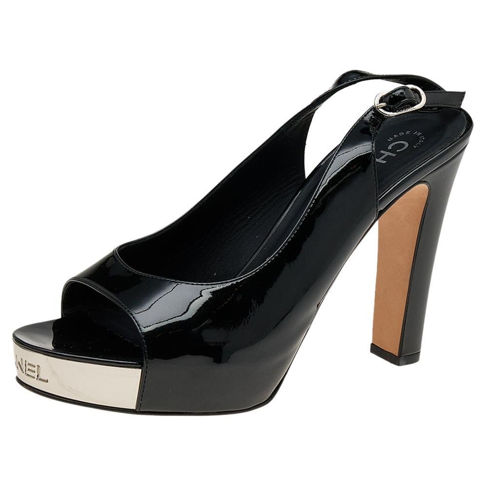 Chanel Sandalias negras de charol con plataforma Slingback talla 38.5