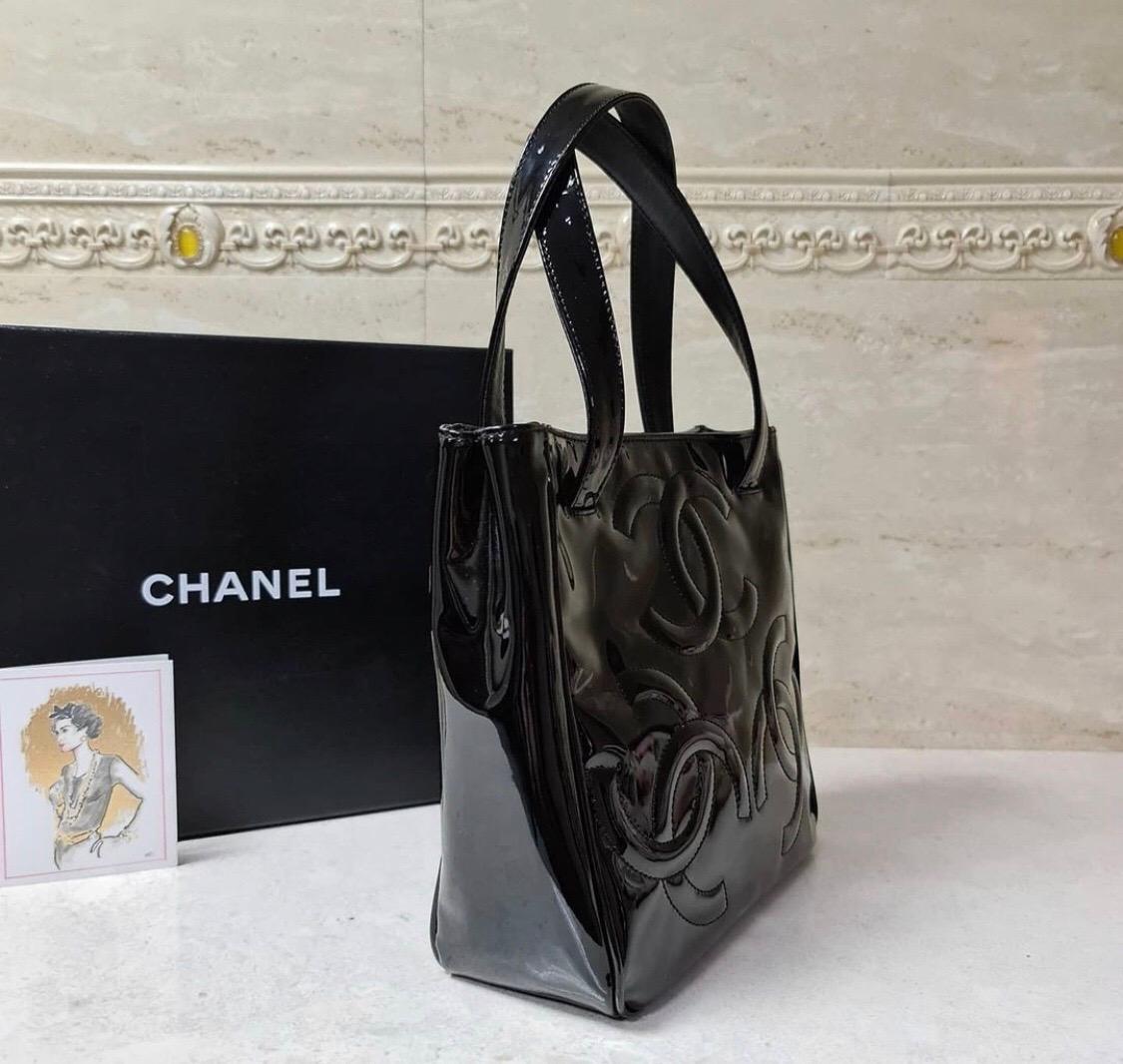 Chanel Black Patent Leather Triple Coco Tote Bag In Good Condition In Krakow, PL