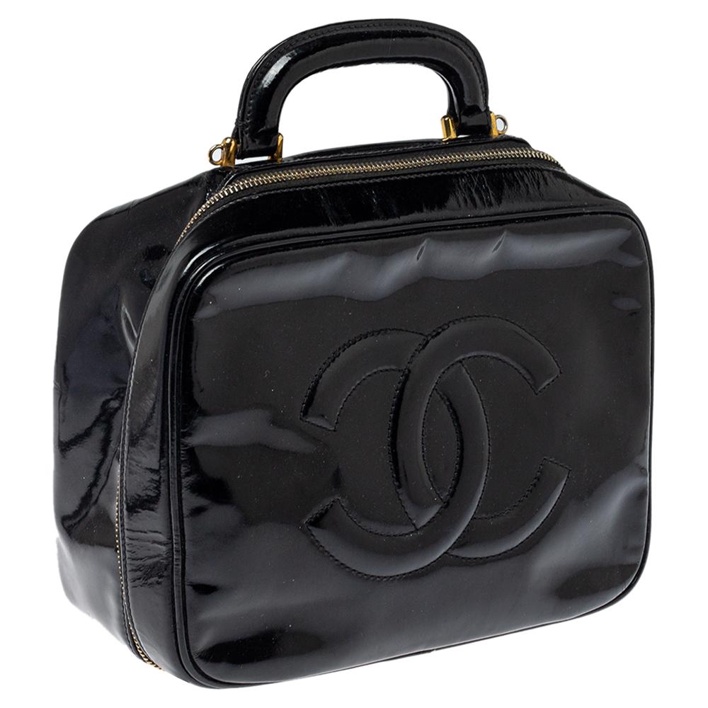Chanel Black Patent Leather Vintage CC Vanity Case Top Handle Bag In Good Condition In Dubai, Al Qouz 2