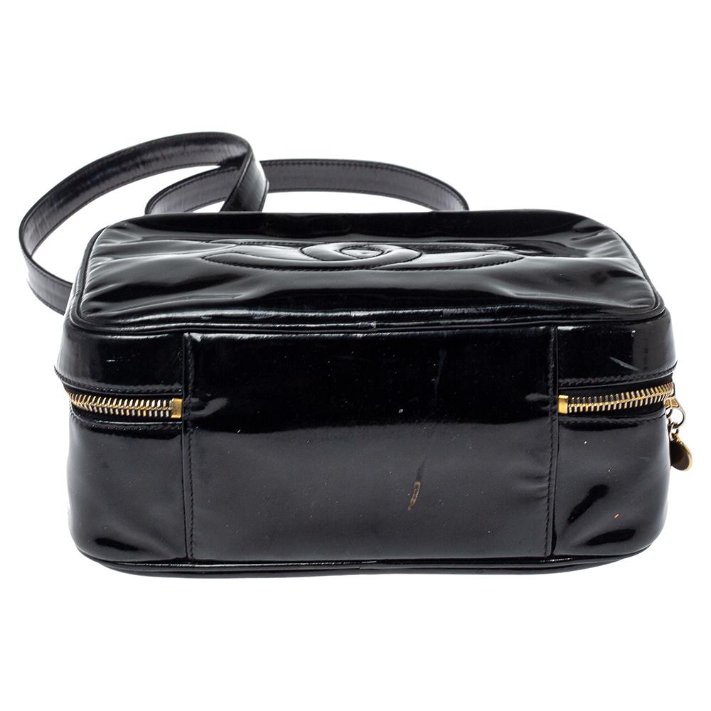Chanel Black Patent Leather Vintage CC Vanity Case Top Handle Bag 4