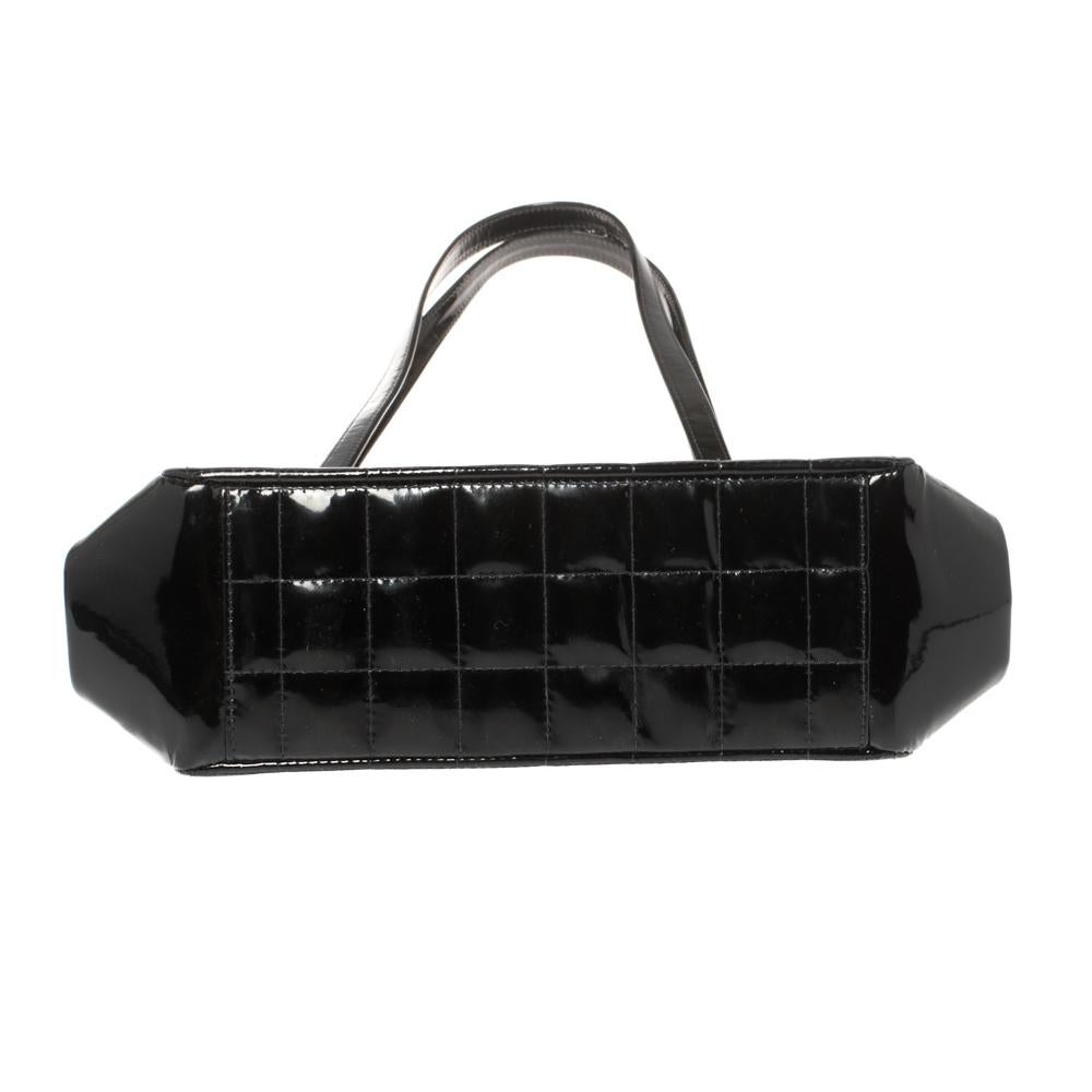Chanel Black Patent Leather Vintage Chocolate Bar Kisslock Shoulder Bag 1