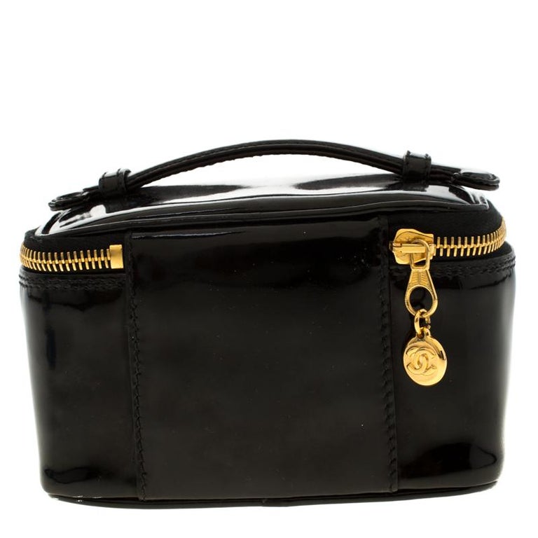 Chanel Black Patent Leather Vintage Vanity Cosmetic Bag For Sale at 1stDibs
