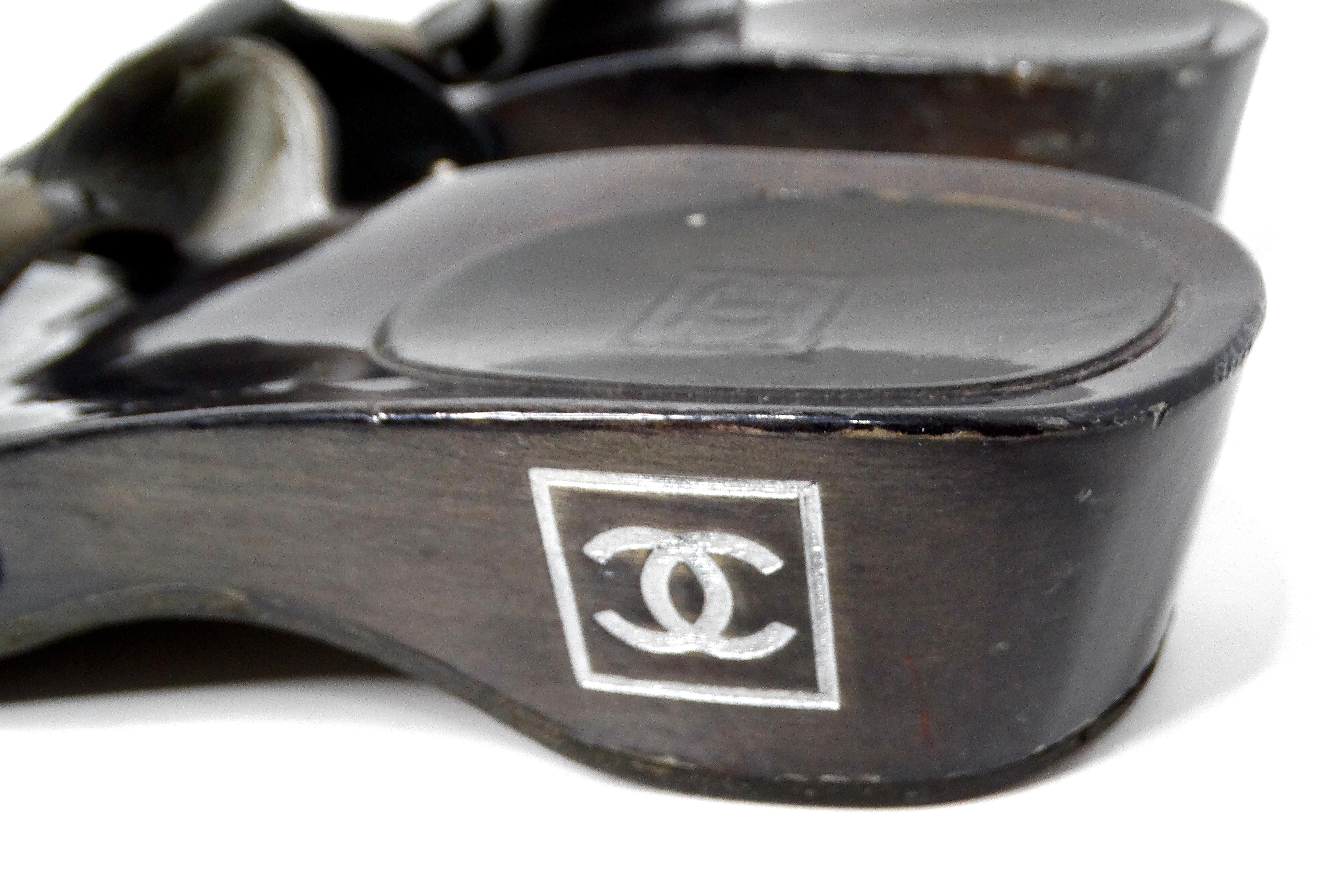 Chanel Black Patent Leather & Wood Clog Slides circa Y2K For Sale 2