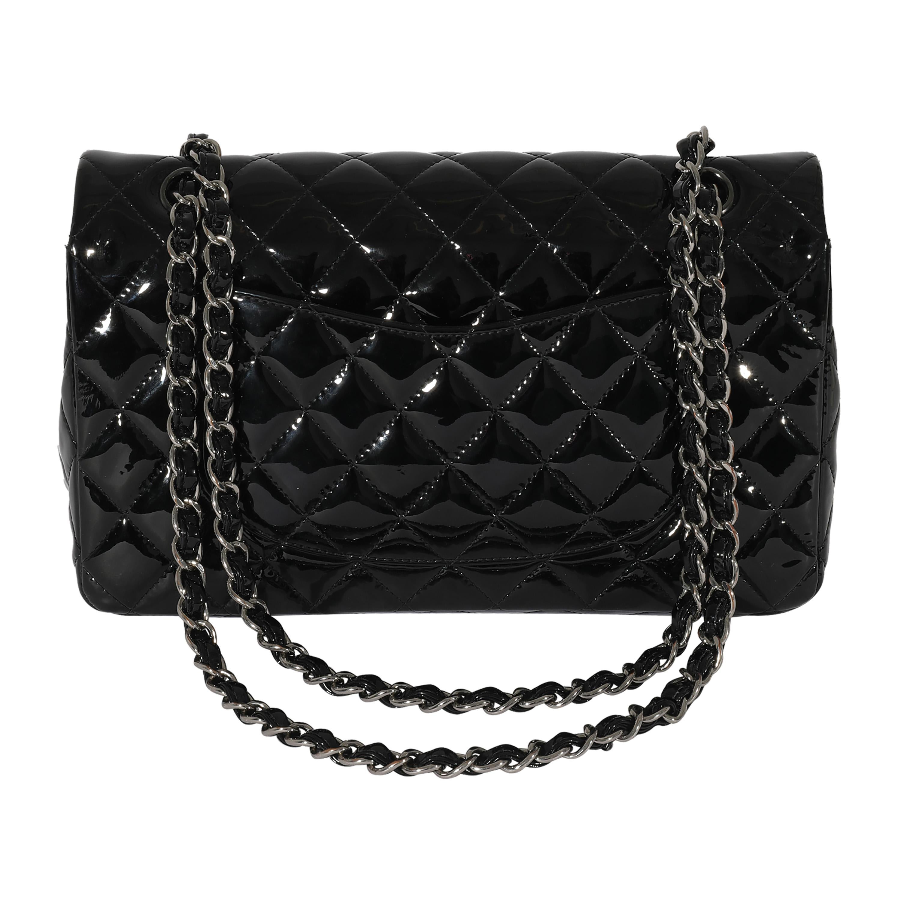 Klassische Chanel Schwarze Lackleder-Doppelklappe im Zustand „Hervorragend“ im Angebot in New York, NY