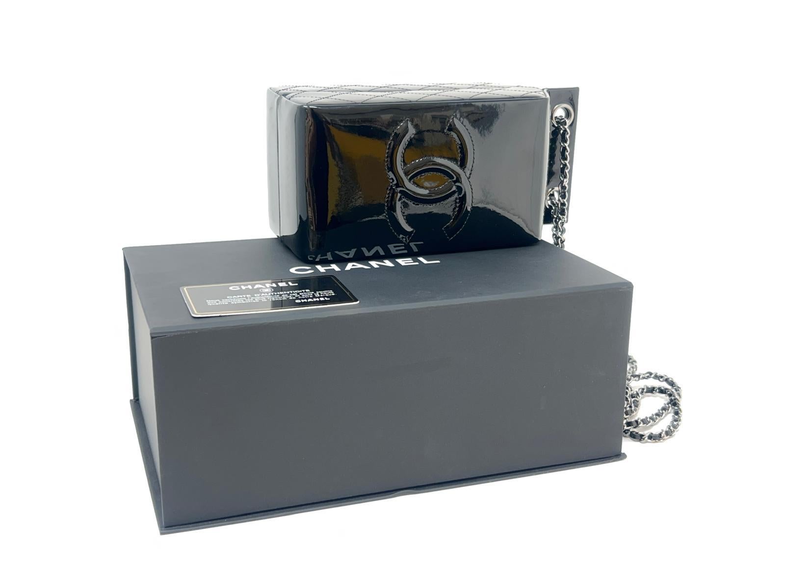 Chanel Black Patent Milk Carton Bag Silver Hardware Fall / Winter 2014 en vente 11