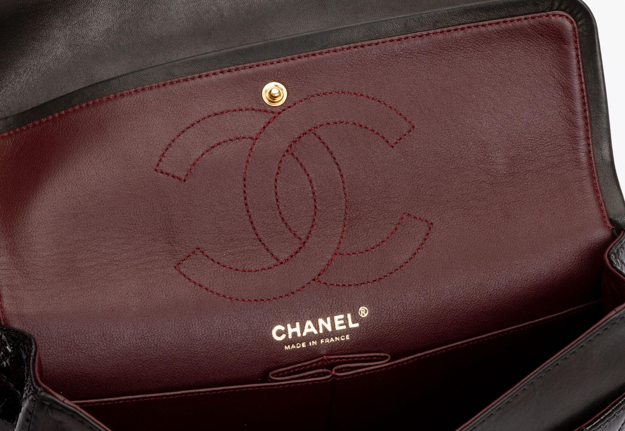 Chanel Schwarze Lack Reissue Medium Klappe aus Lackleder im Angebot 1
