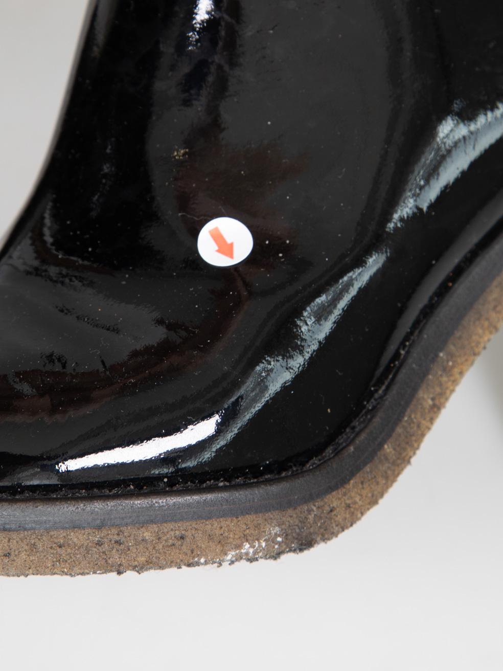 Chanel Botas CC de charol negro y piel de becerro Talla IT 37.5 en venta 1
