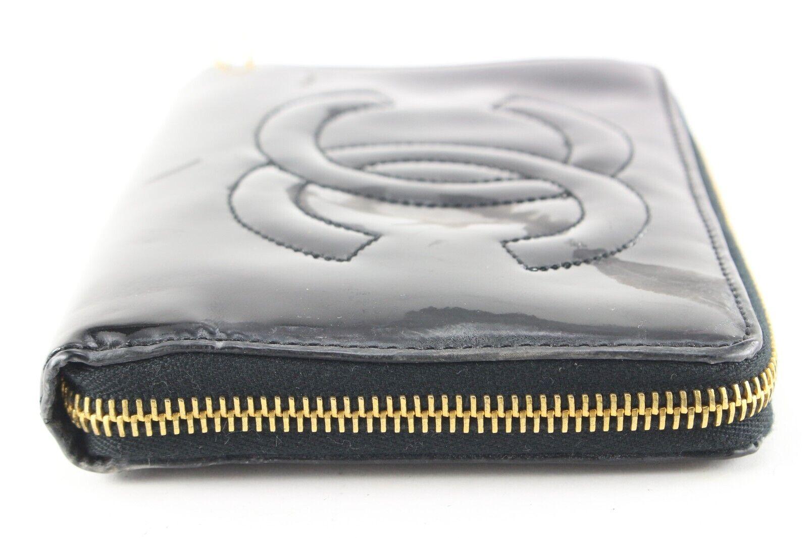 Women's or Men's Chanel Black Patent Zip Case Pouch 1CC523K For Sale