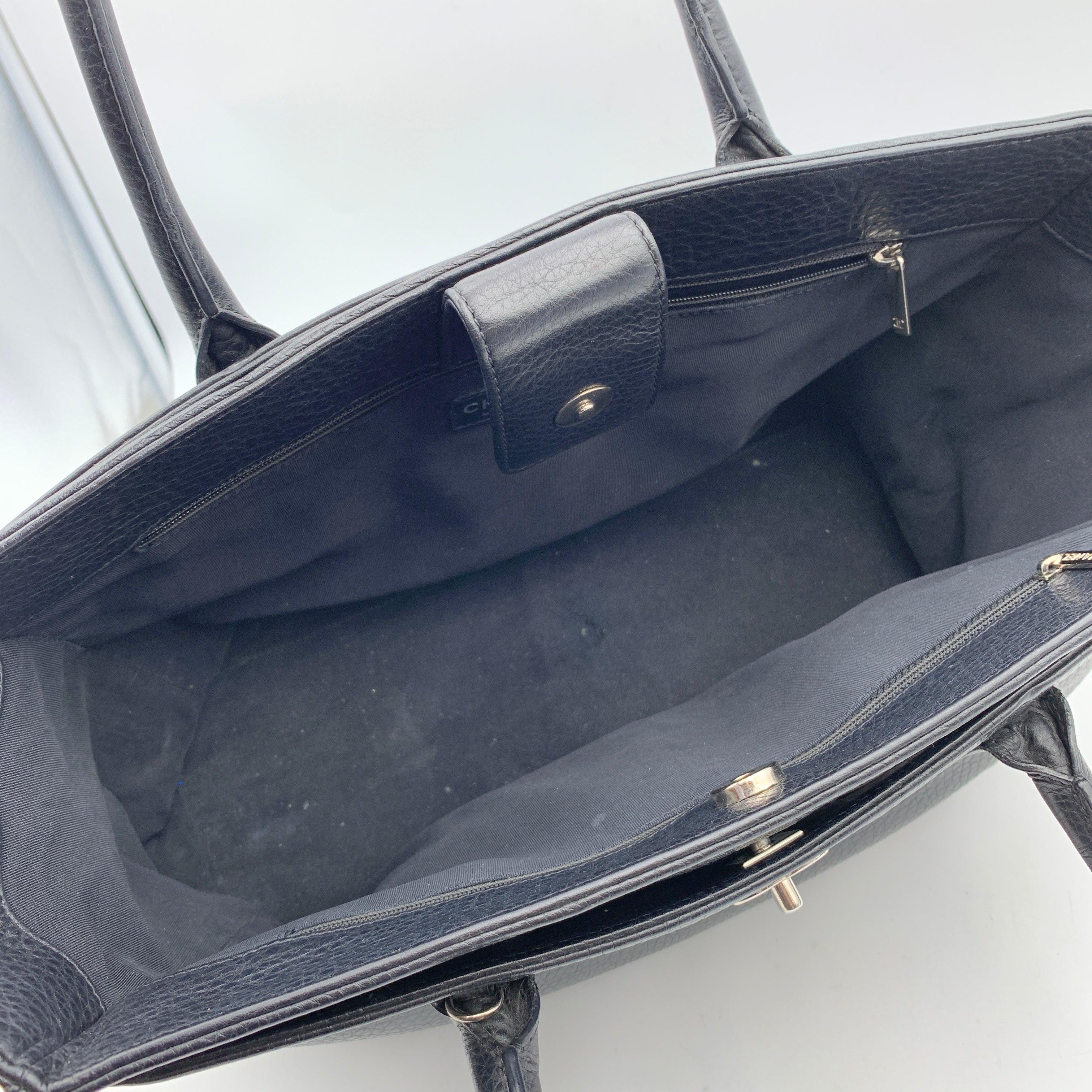 Women's Chanel Black Pebbled Leather 2000s Executive Tote Bag Handbag For Sale