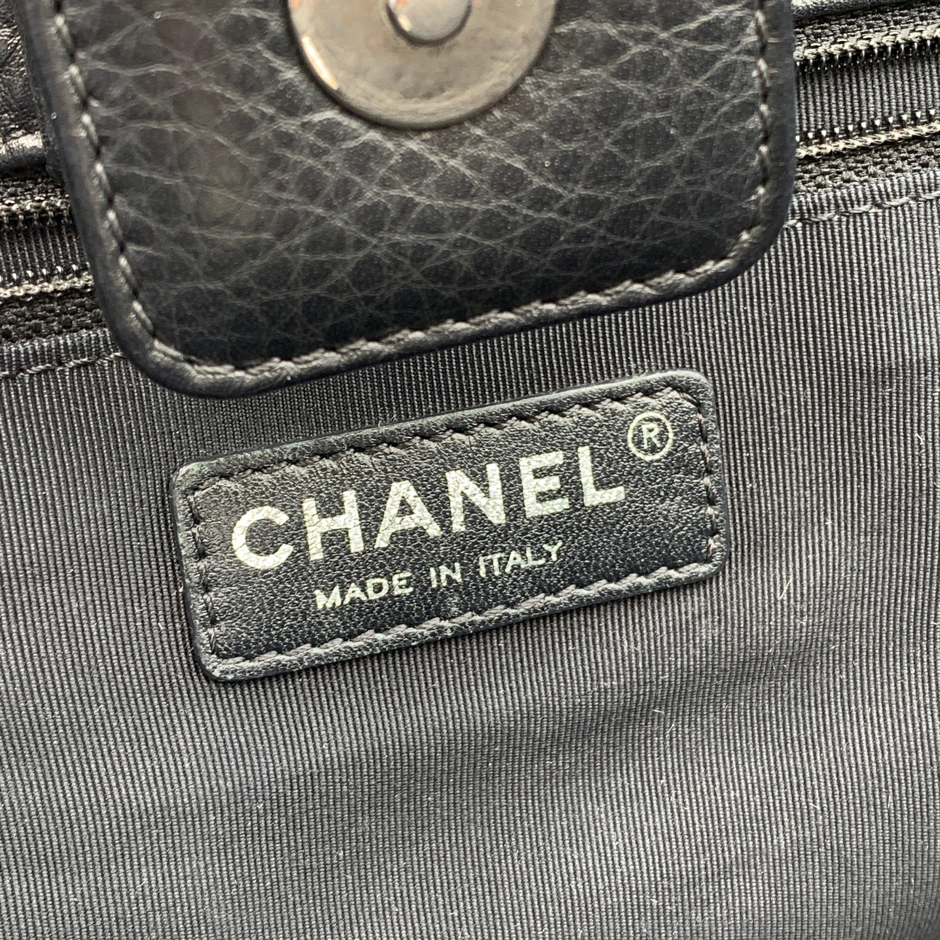Chanel Black Pebbled Leather 2000s Executive Tote Bag Handbag For Sale 2