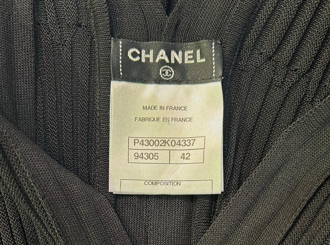 Chanel, abito nero plissettato e cintura, con il corpo a pieghe In condizioni ottime in vendita a Los Angeles, CA