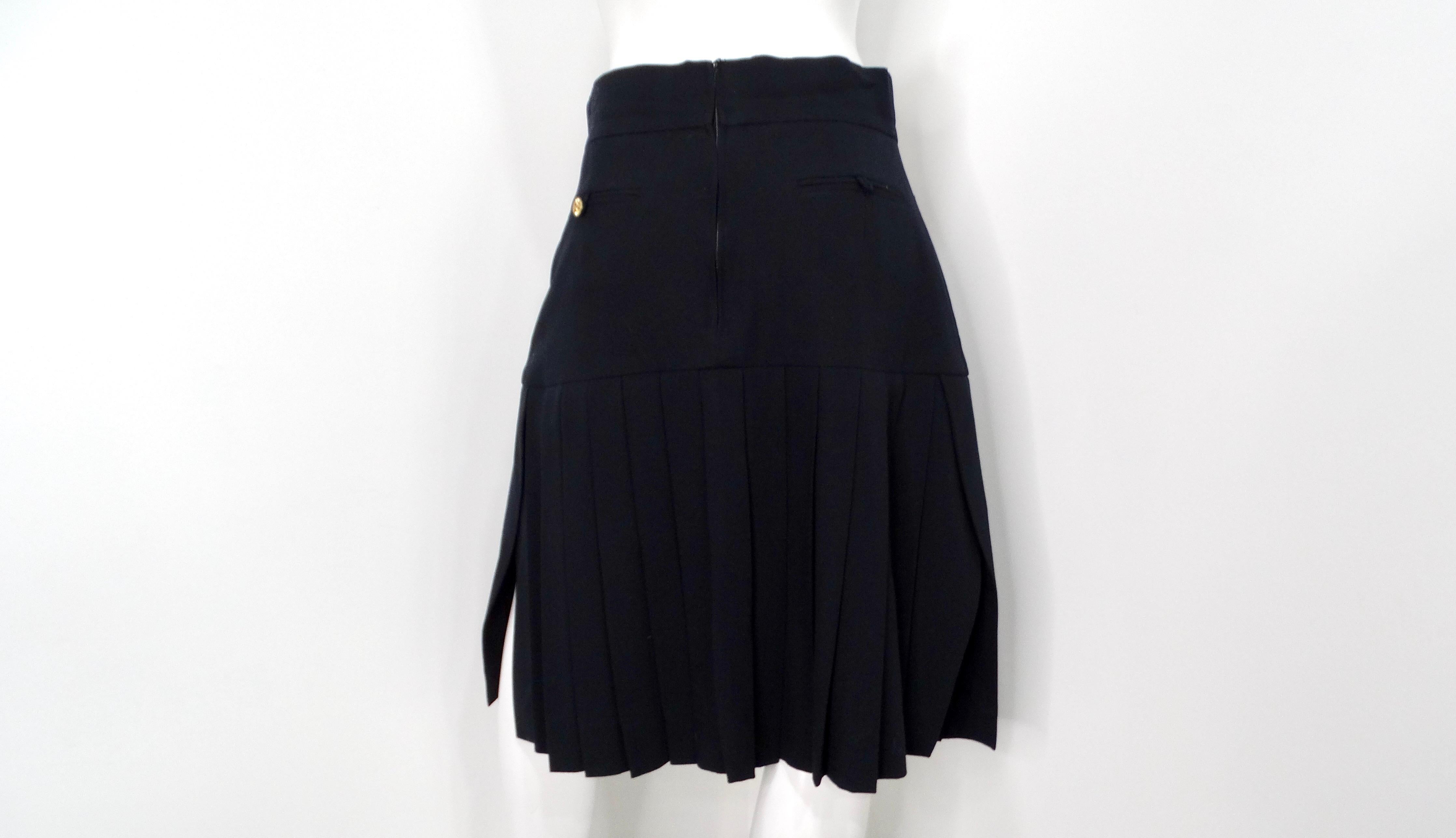 De las mujeres Chanel Falda Midi Plisada Negra Con Abertura circa años 80 en venta