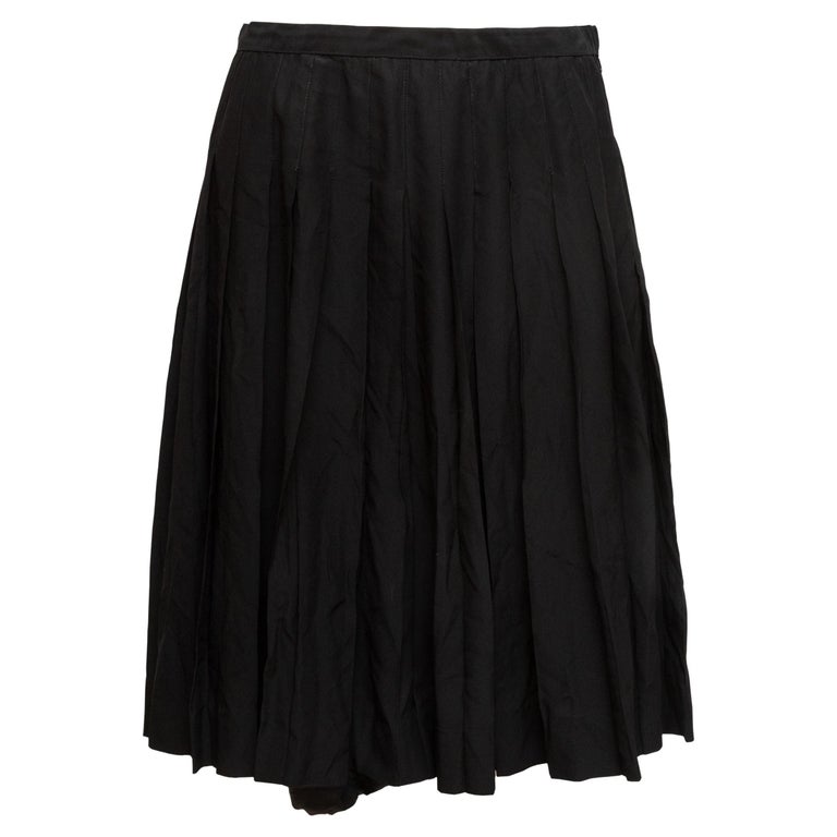Chanel Black Pleated Wool Skirt For Sale at 1stDibs