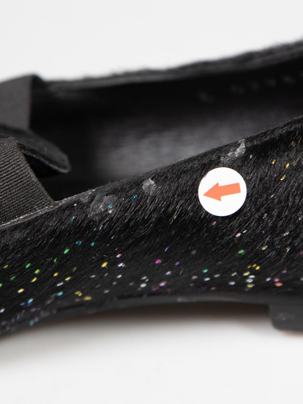 Chanel - Mocassins à paillettes CC en poils de poney noirs, taille IT 38,5 en vente 1
