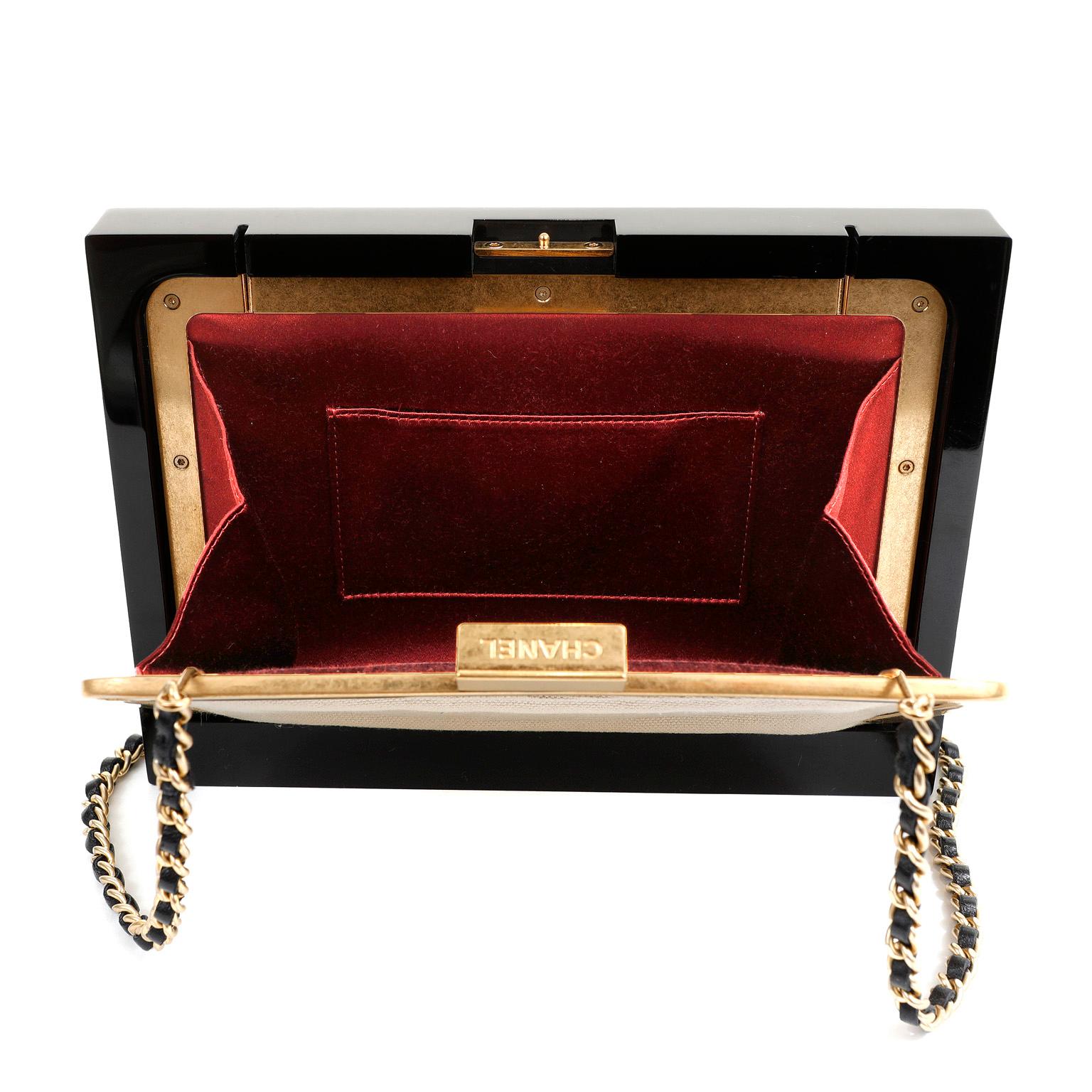 Chanel - Sac à bandoulière noir de la Collection Collectional en vente 1