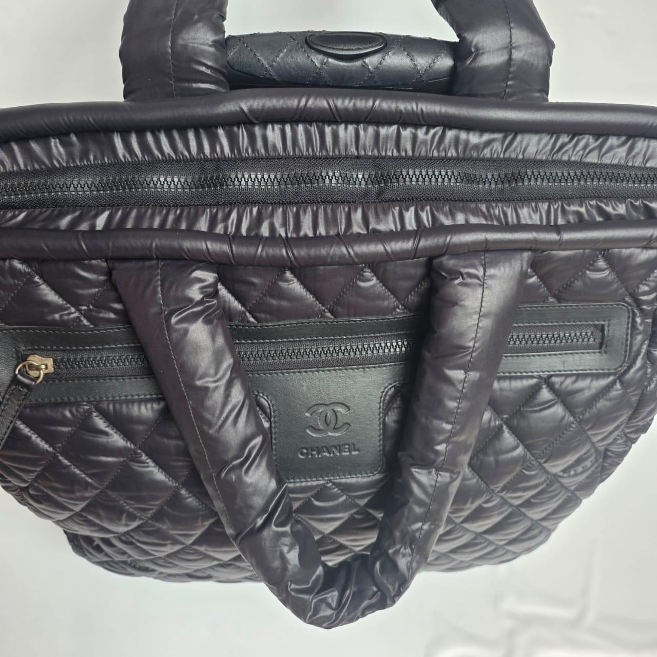 Chanel Schwarzes gepolstertes Cocoon 40 Rollendes Reisegepäck im Angebot 10