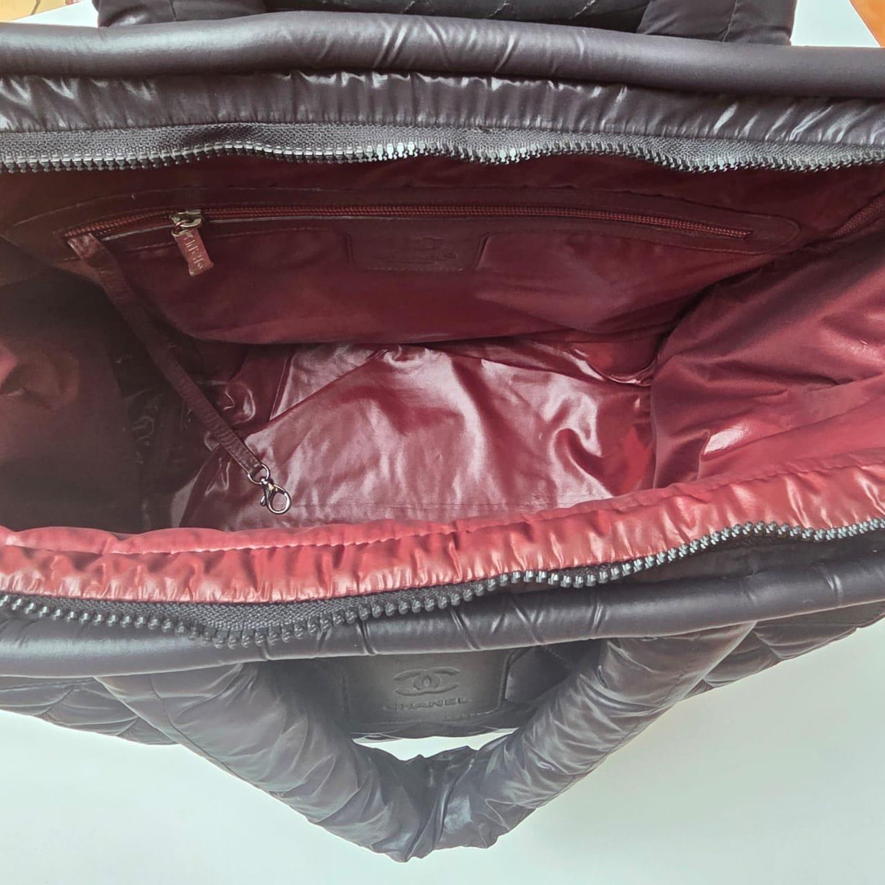Chanel Schwarzes gepolstertes Cocoon 40 Rollendes Reisegepäck im Angebot 2